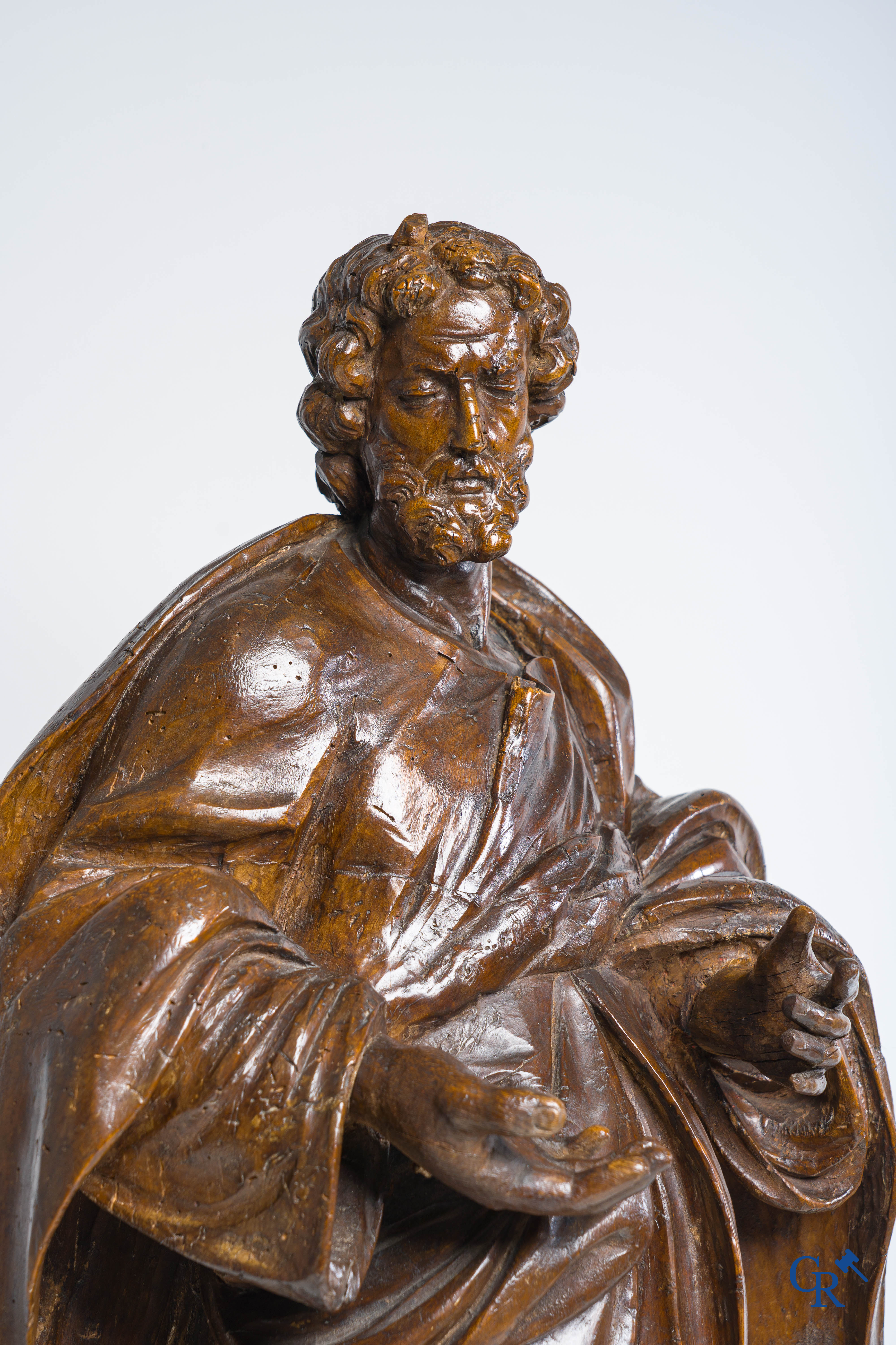 Statue of an apostle in limewood. 17th-18th century.