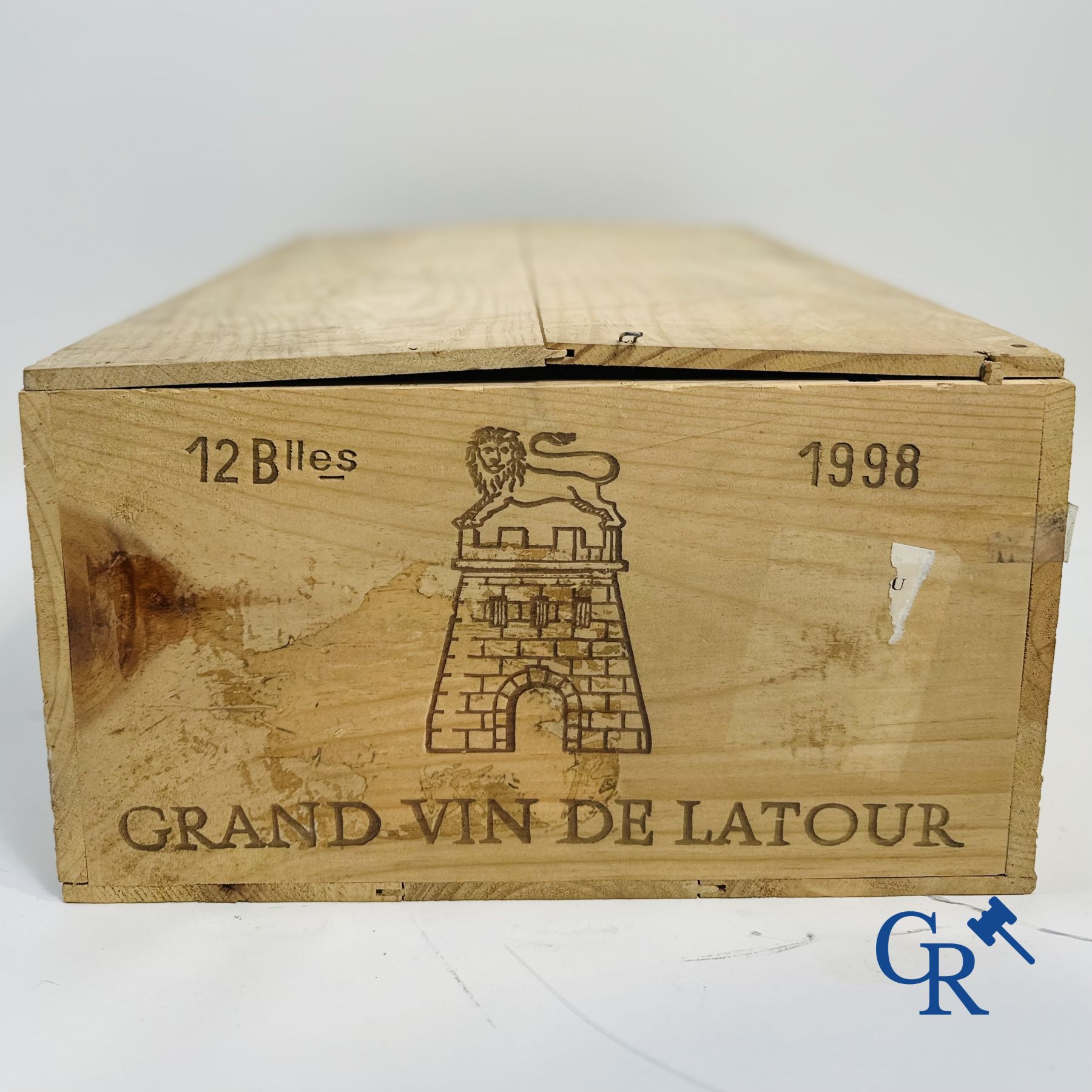 Vins - Bordeaux: Château Latour 1998, 0,75L. Rouge. 1er Grand Cru Classé. 12 bouteilles.