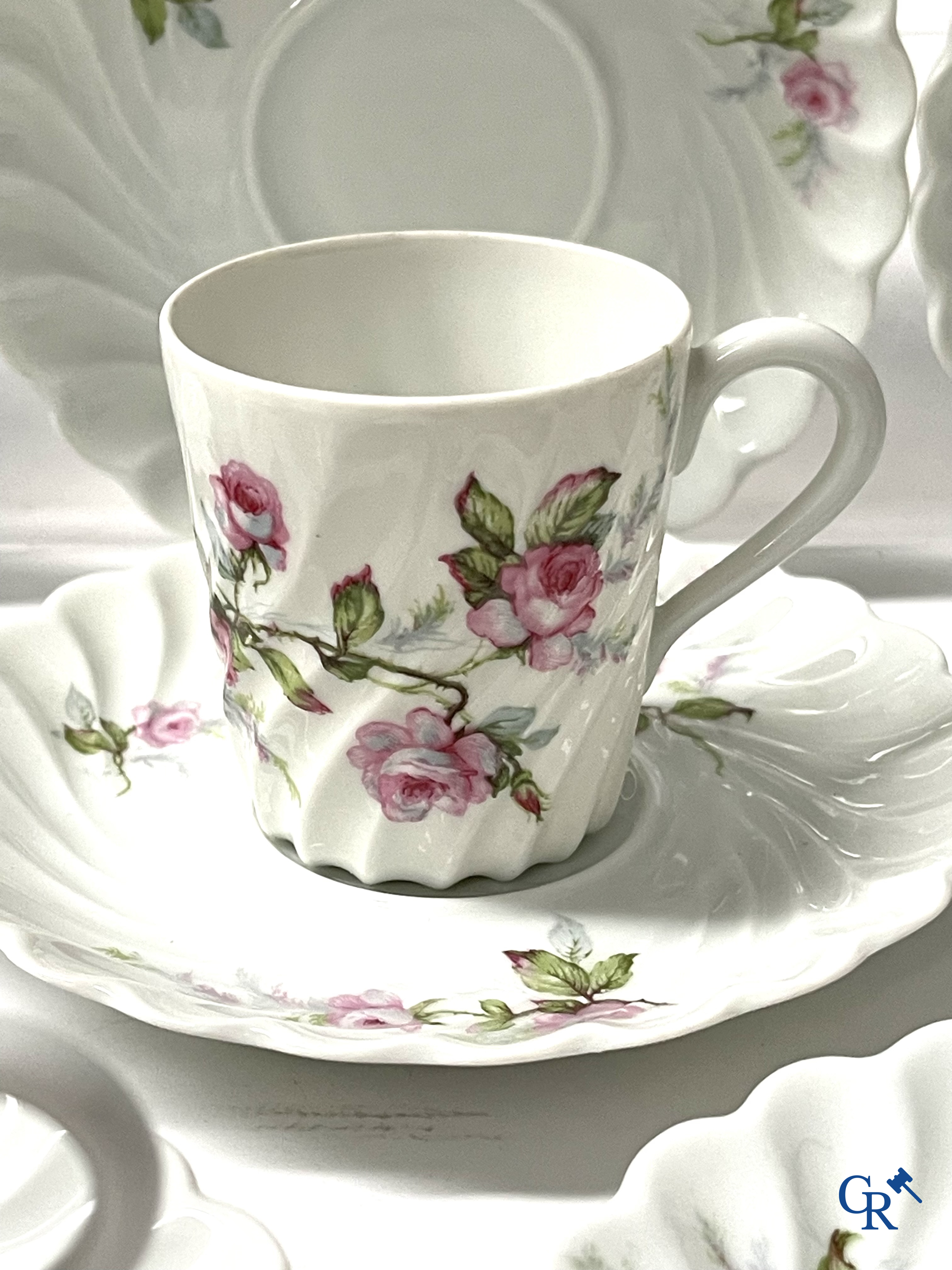 Haviland Limoges. Service à café peinte à la main en porcelaine française. Vers 1900.