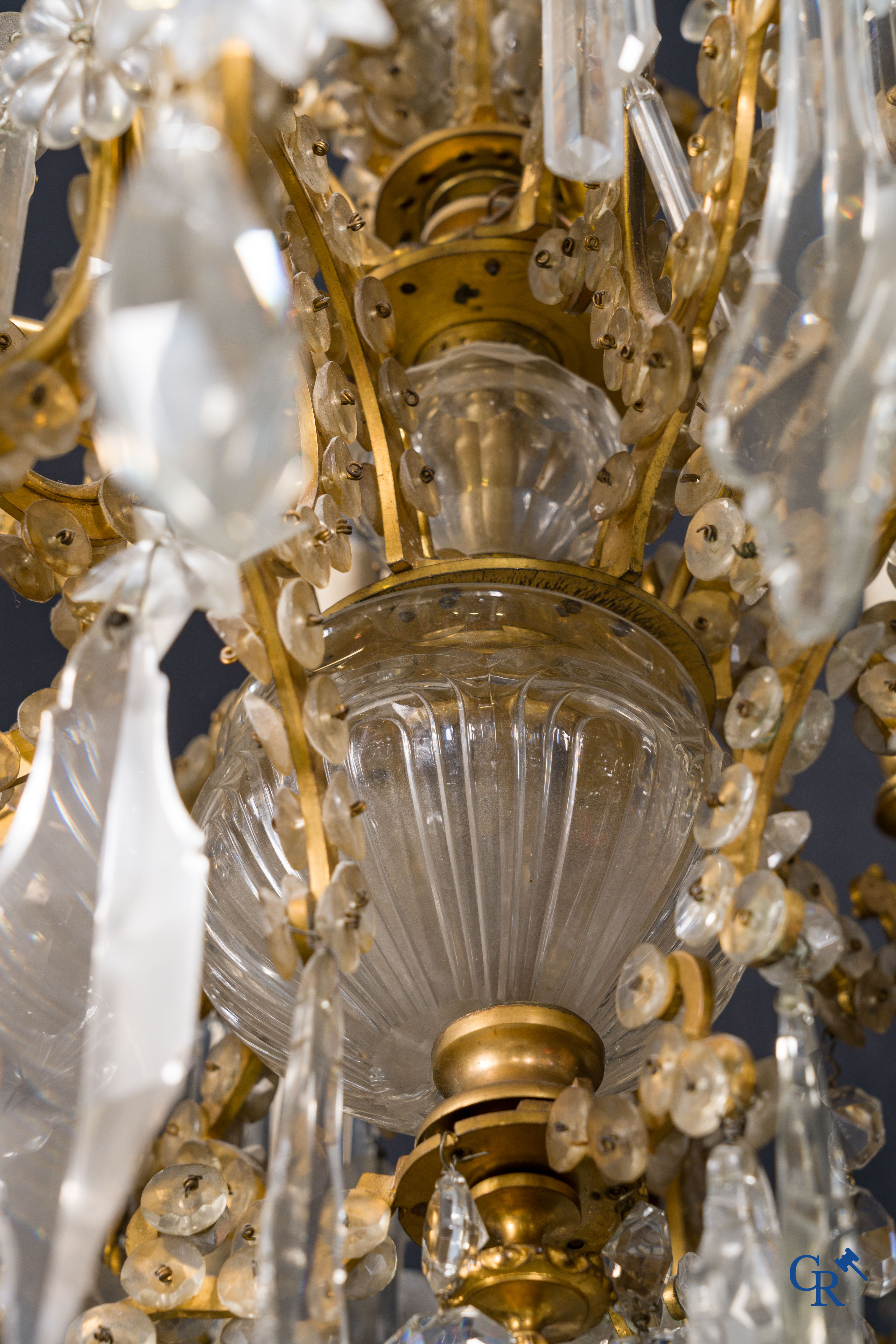 Imposing chandelier in gilded bronze and crystal in the manner of Baccarat. Napoleon III period.