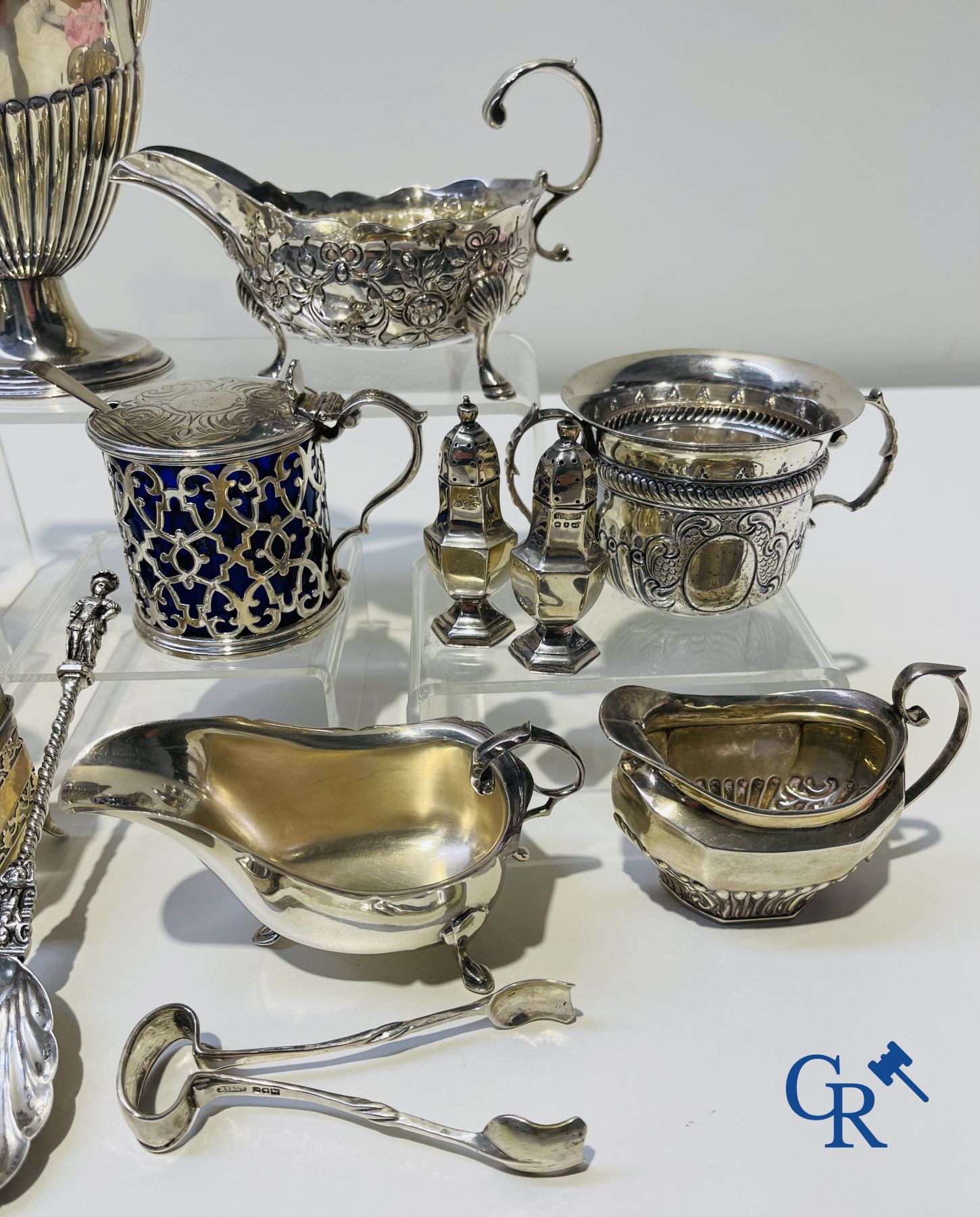 Silver: Important lot with various pieces of English silver. (various hallmarks) 19th-20th century.