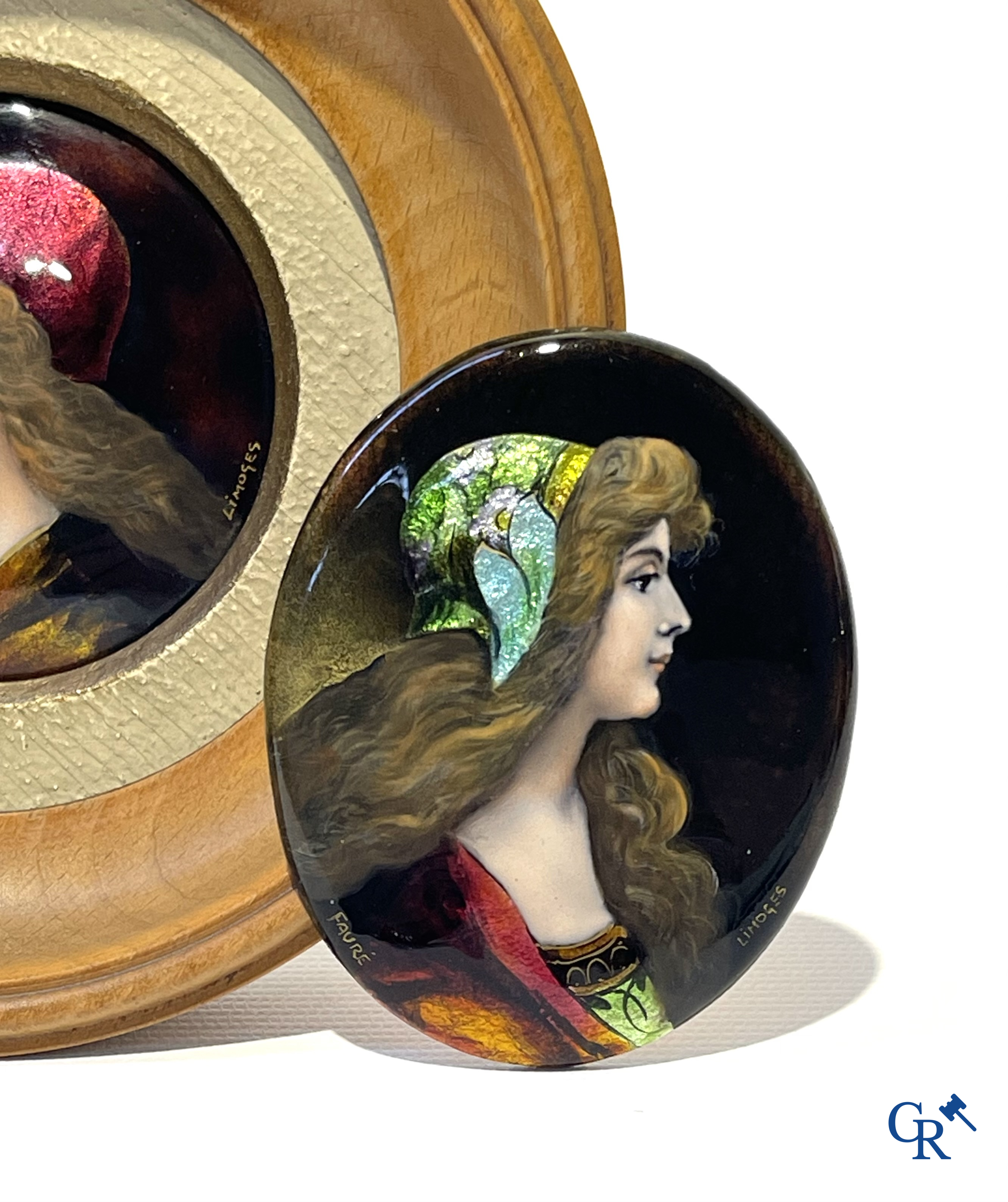 Fauré à Limoges. 3 medaillons in Art Nouveau-stijl. Emaille op koper. Gesigneerd.