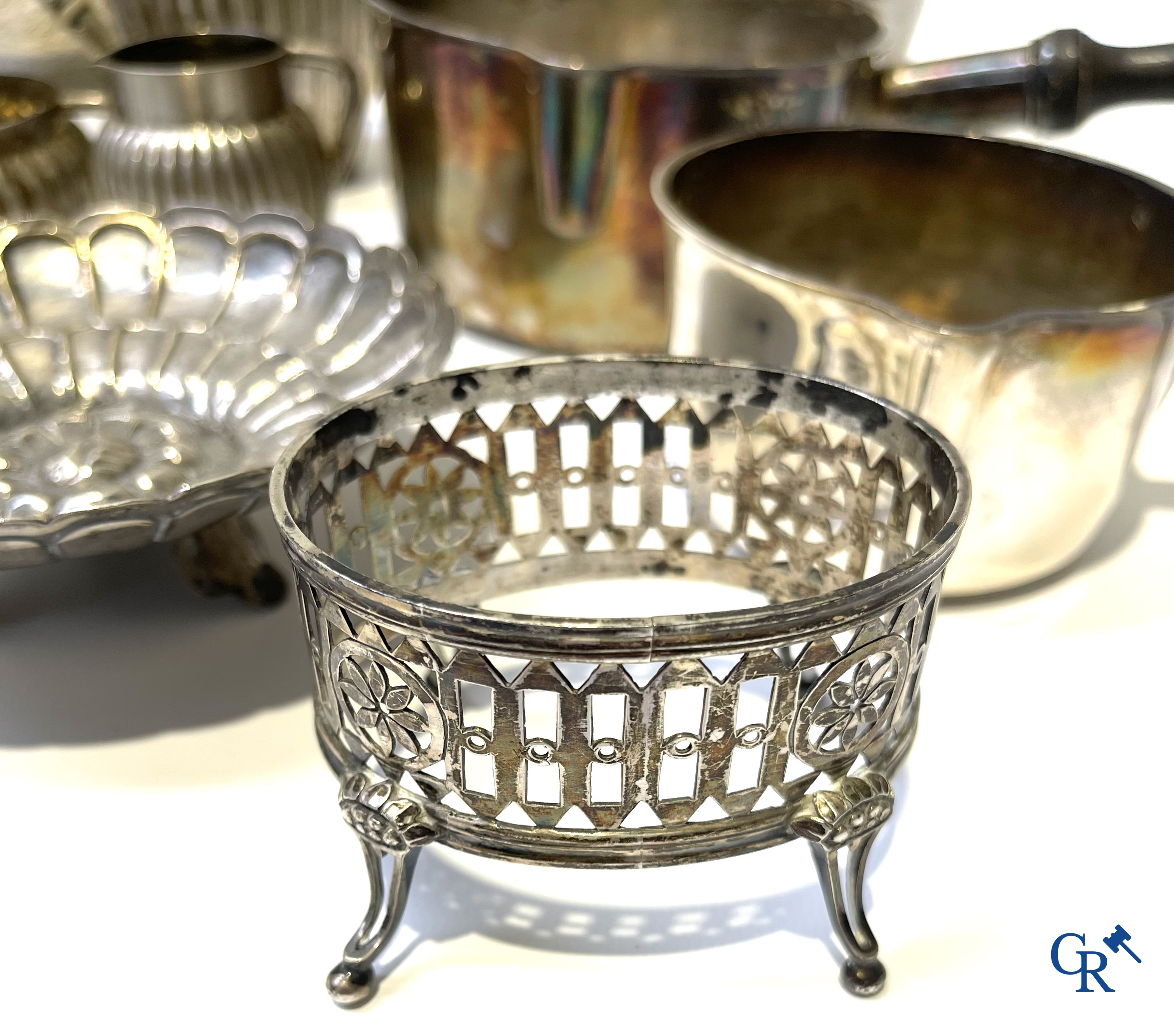 Zilver. Groot en mooi lot diverse vormstukken in zilver. 19de en 20ste eeuw.