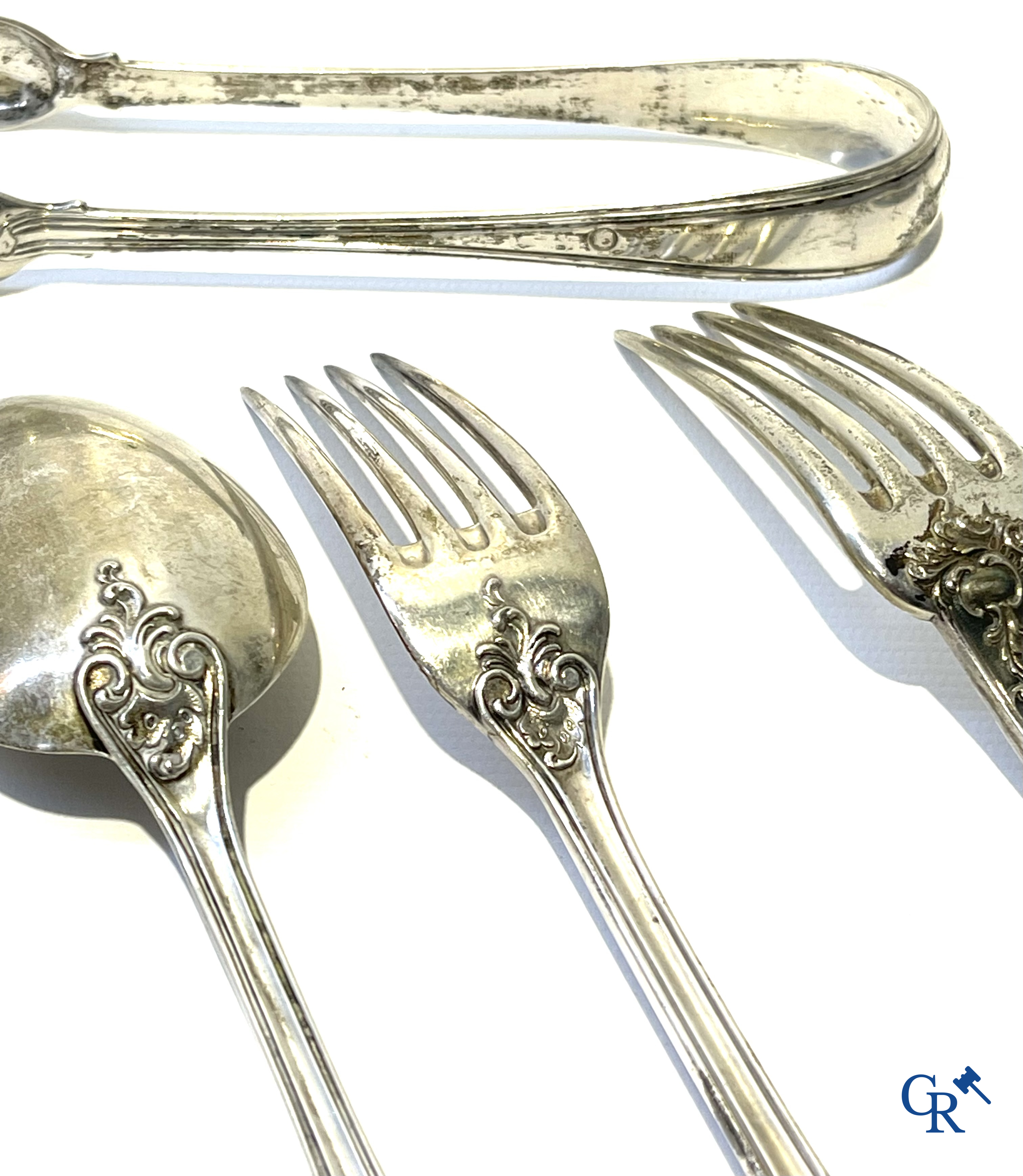 Zilver. Lot met divers bestek en objecten in zilver. 19e eeuw.