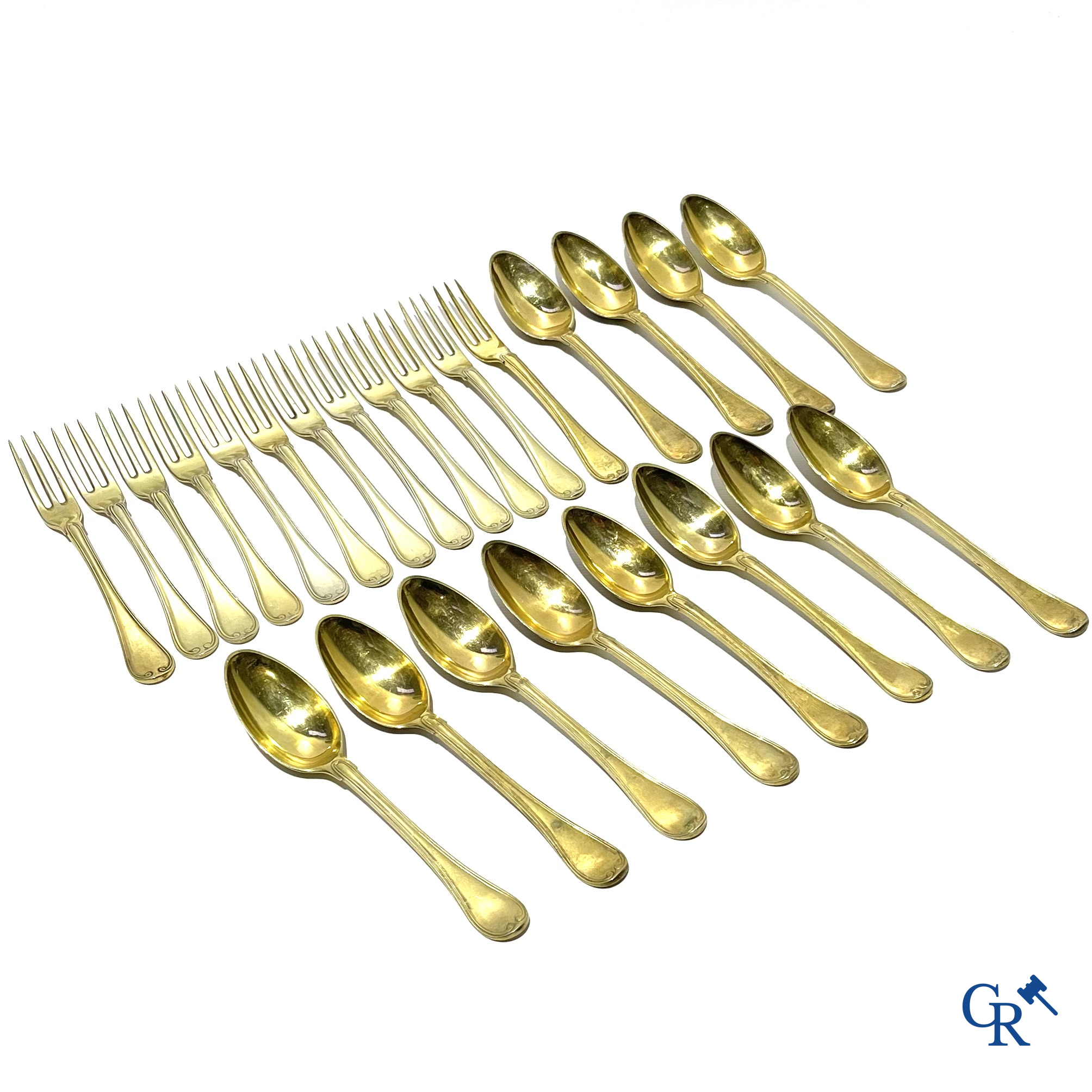 Zilver. Reeks van 24 dessert couverts in vermeil. België, 18e eeuw. Keurmerken op de lepels. Waarschijnlijk Luik 1773.