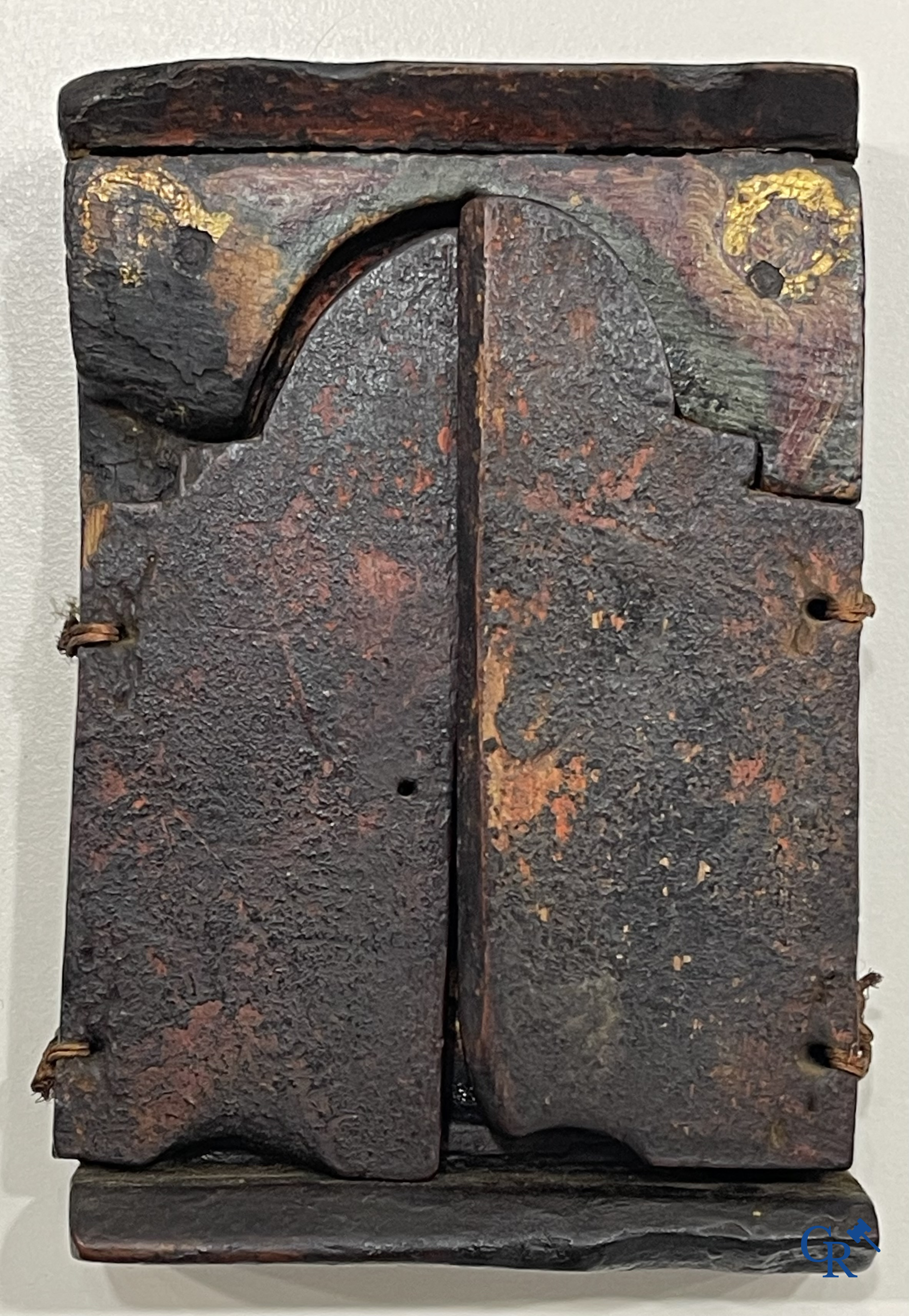 Grieks-orthodox triptiek-icoon, de Heilige Moeder van God met het Christuskind. Tempera op paneel. 17e-18e eeuw.