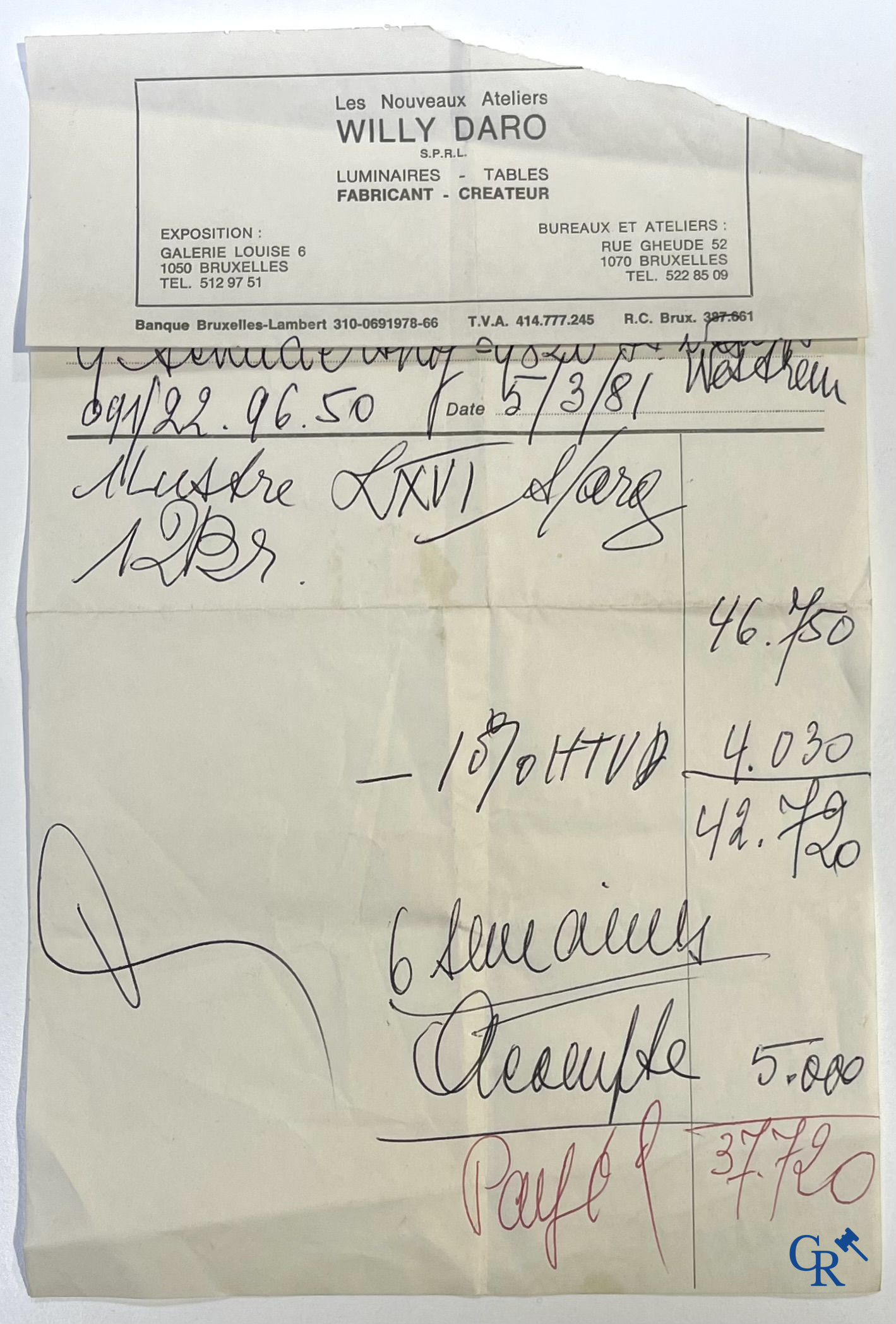 Willy Daro. Grote luchter met 12 lichtpunten in verzilverd brons. LXVI-stijl. Met origineel aankoopbewijs uit 1981.