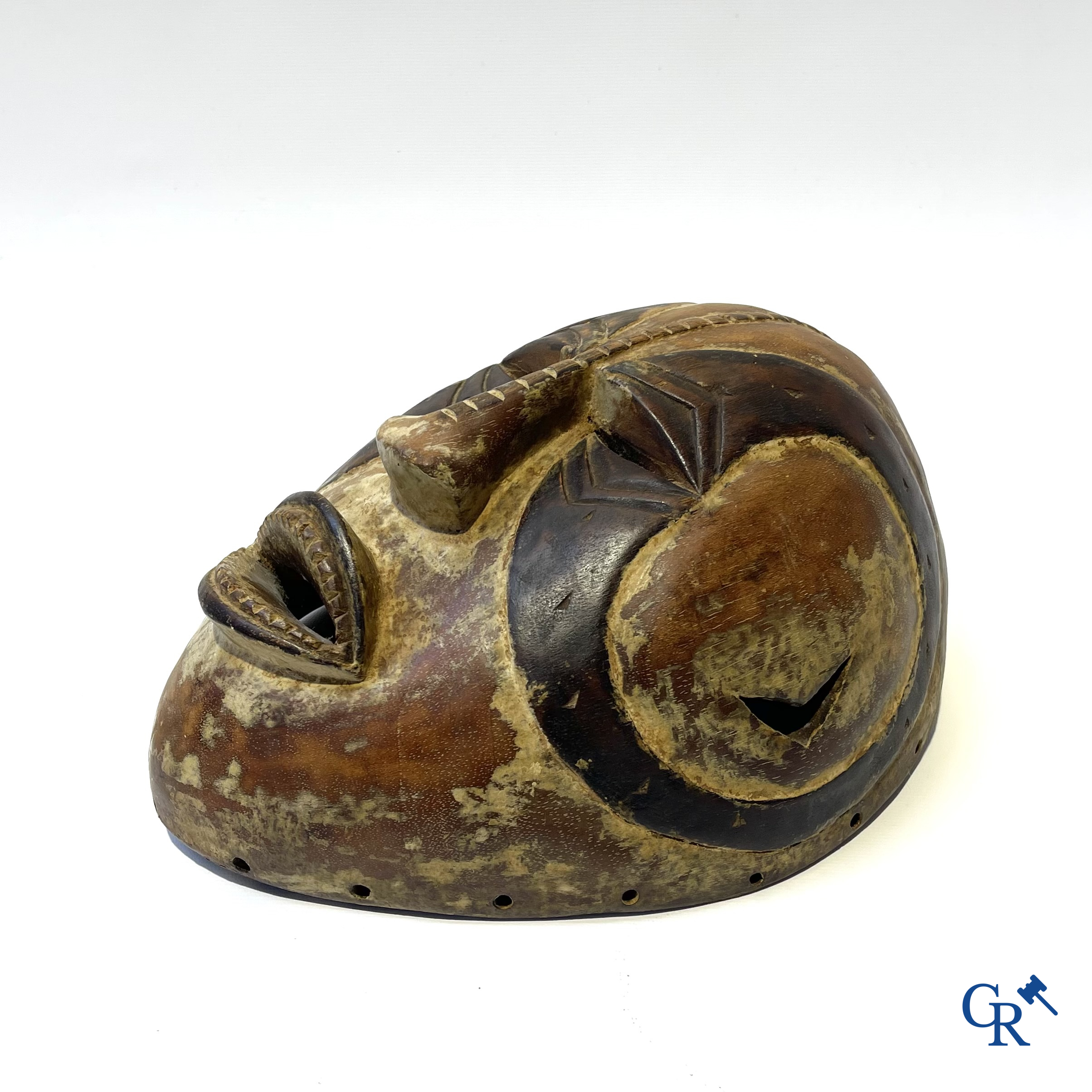 Tribale kunst. Afrikaans masker.