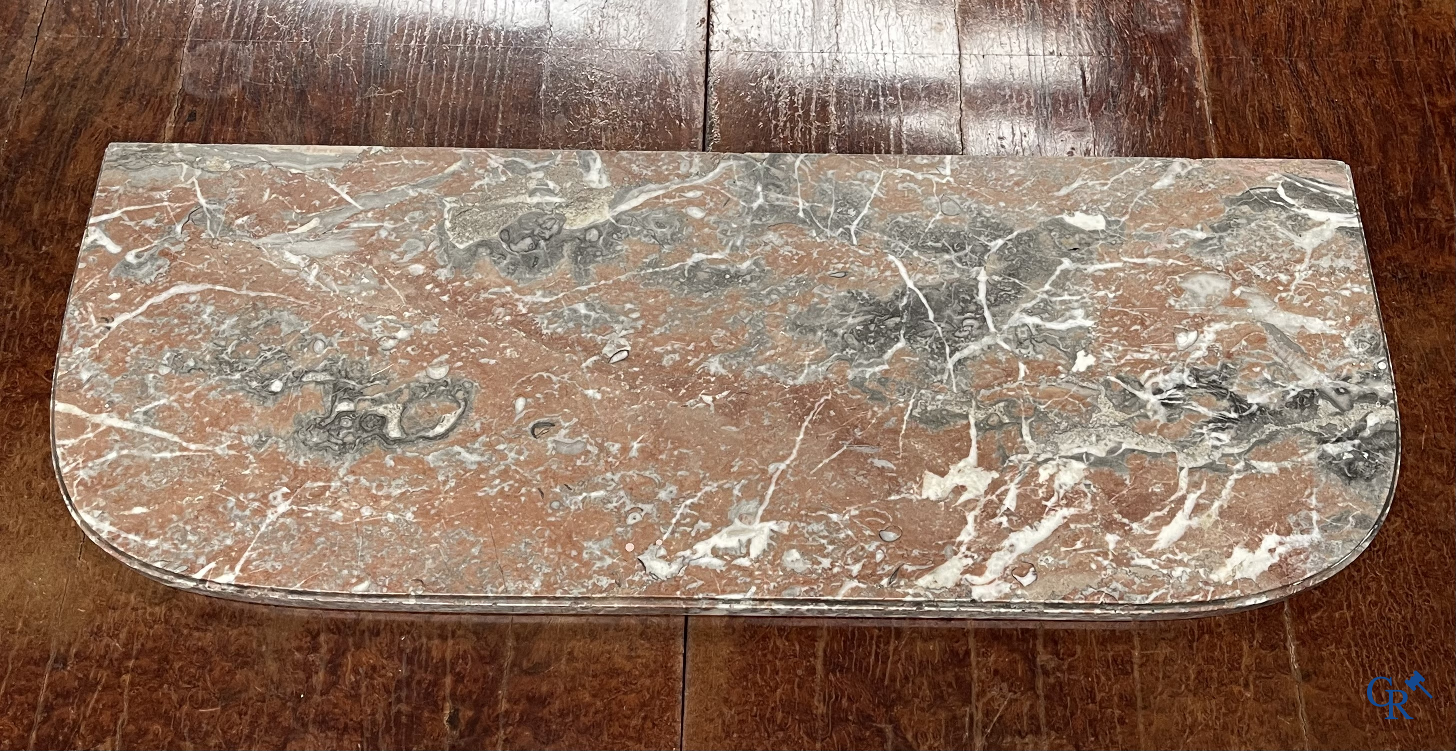 Art Deco. Muurconsole in bewerkt smeedijzer en marmer. Gesigneerd R. Haems. Circa 1930.