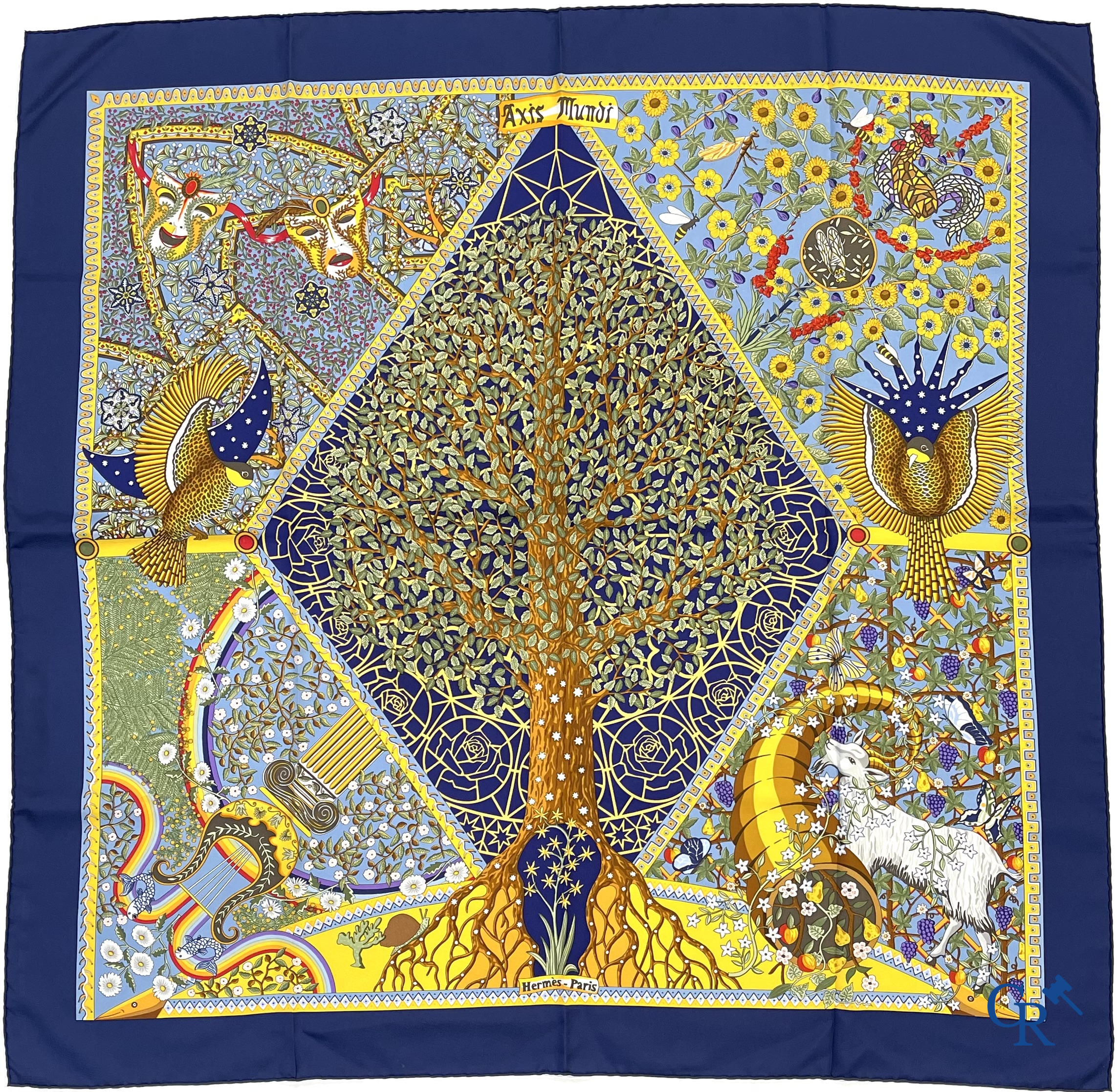 HERMES Paris. 2 Hermès sjaals in originele doos. Grand Manège, Henri d'Origny en Axis Mundi, Christine Henry.
