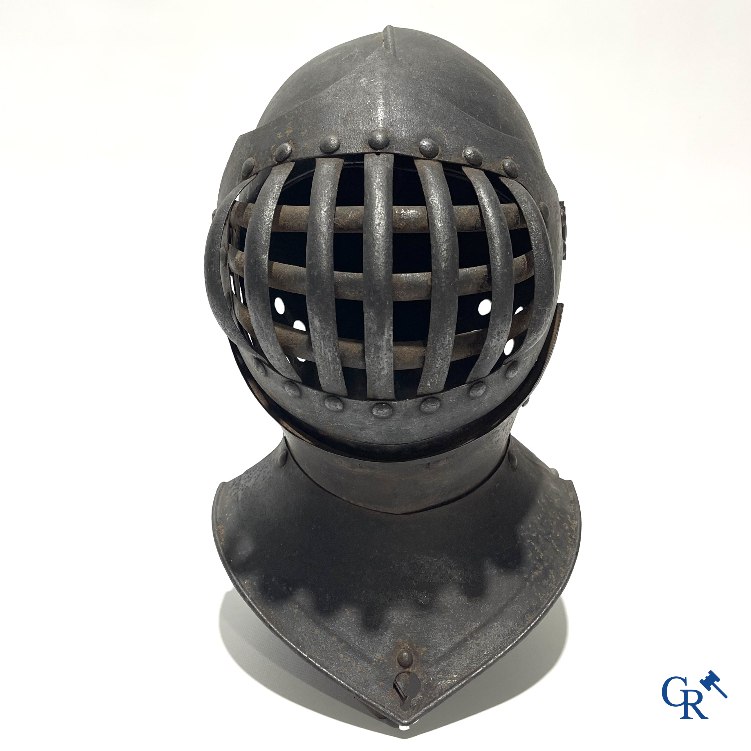 Een Burgonet helm in gesmeed metaal. 19e eeuw of eerder.