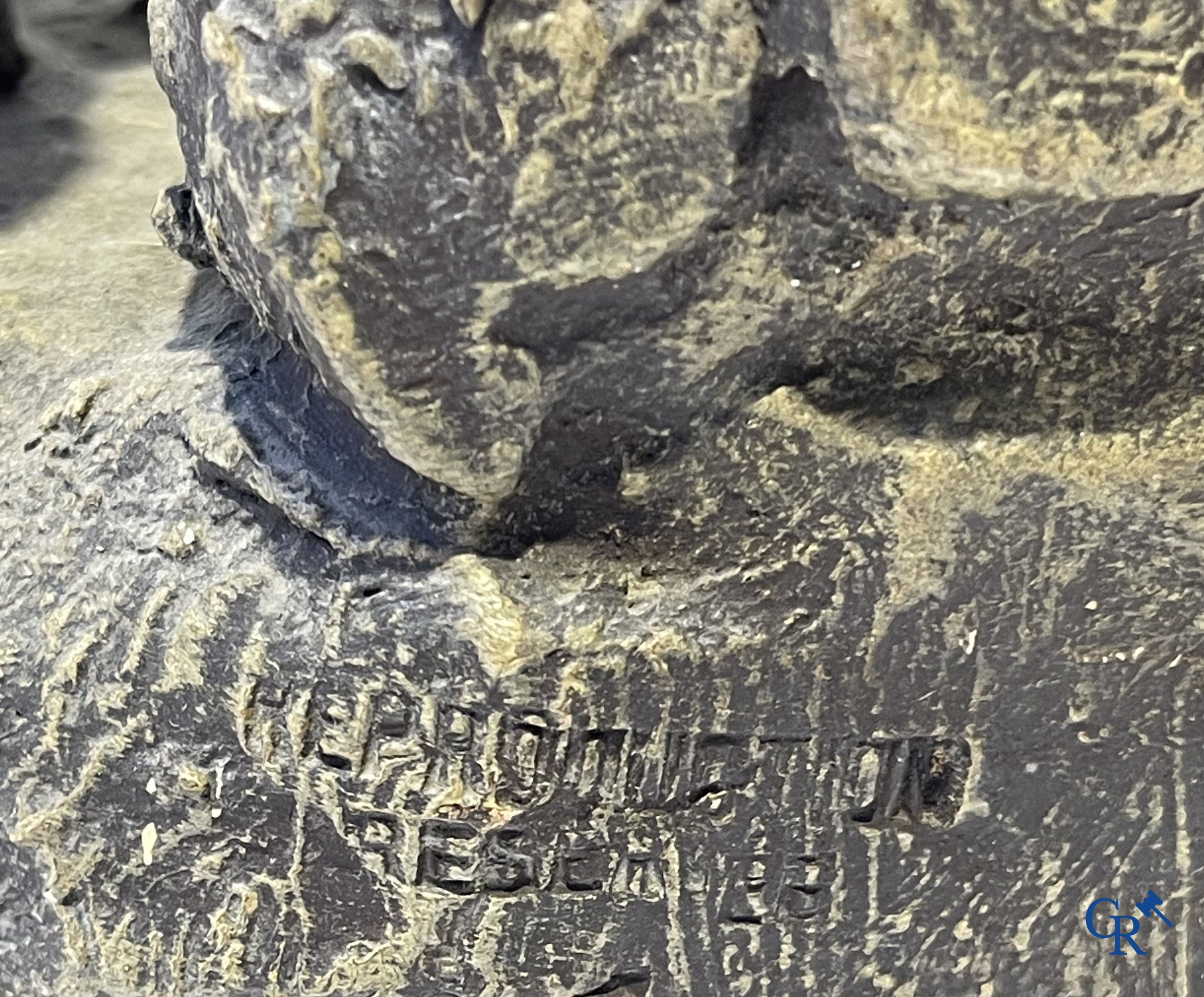 Friedrich Goldscheider Wien. Groot terra cotta beeld, de waterdraagsters. Gesigneerd G. Tole, circa 1910.