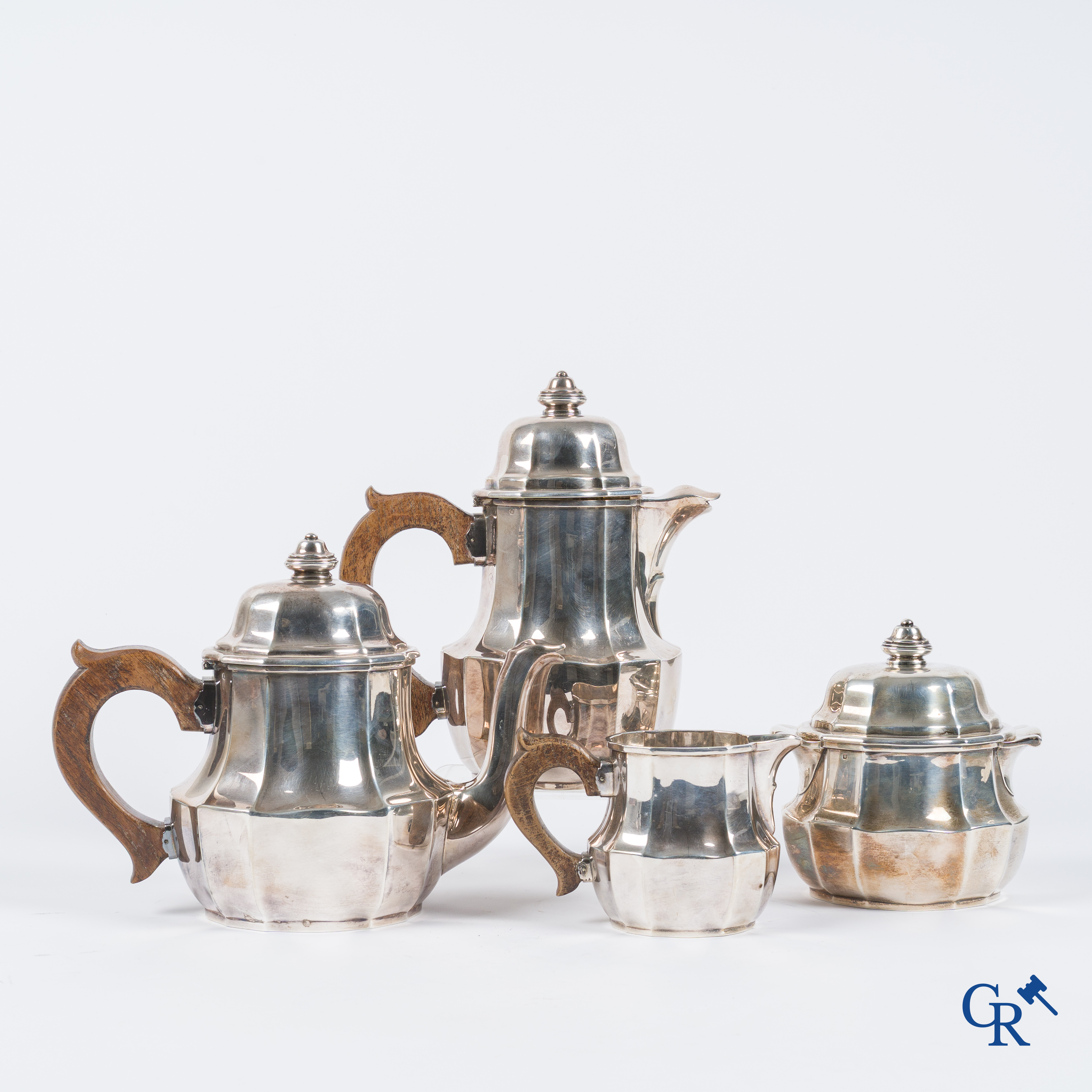 Tétard frères. Mooi 4-delig koffie- en theeservies in zilver 1ste gehalte. Keurmerk, grote garantie en meestermerk.
