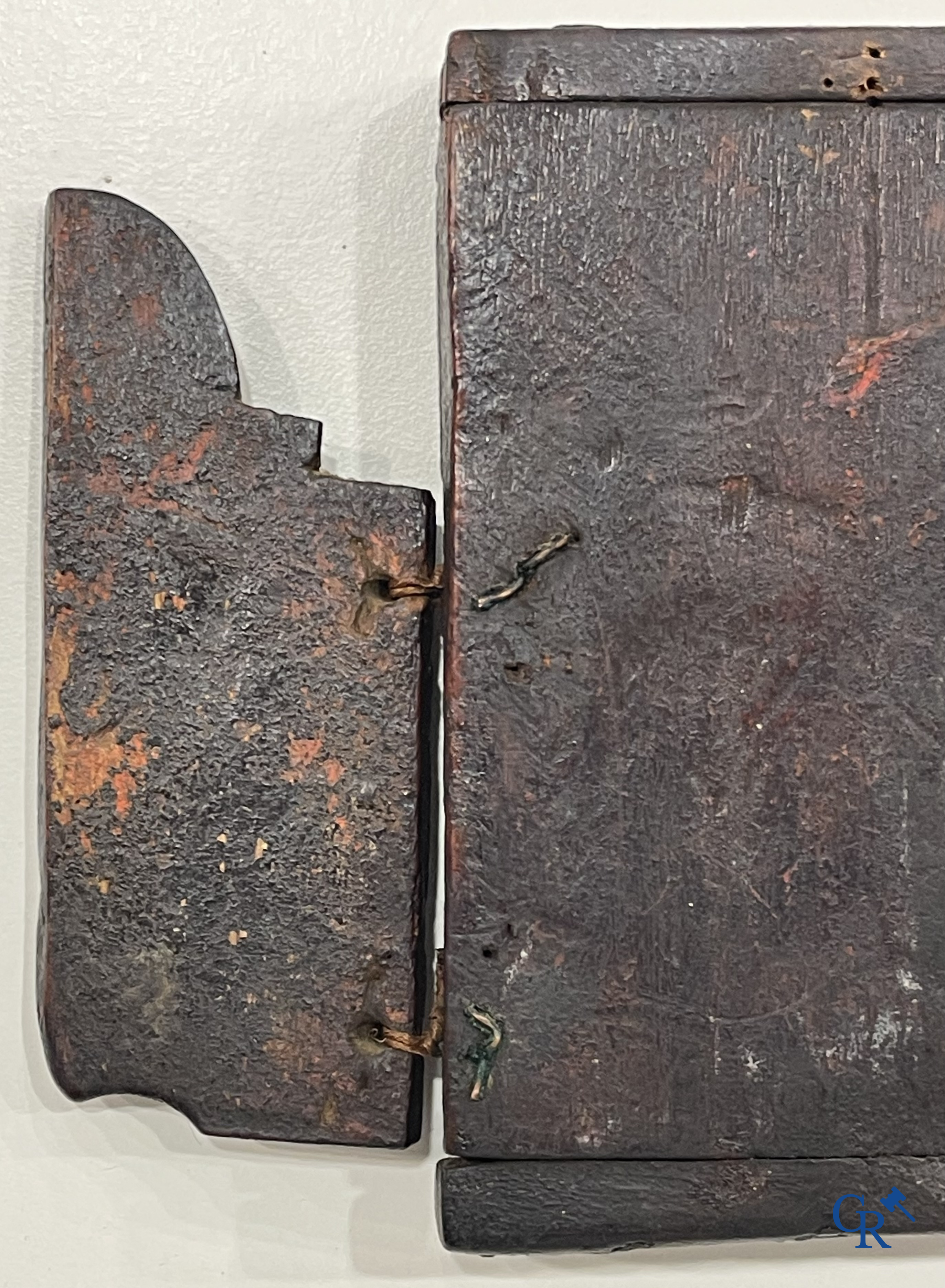 Grieks-orthodox triptiek-icoon, de Heilige Moeder van God met het Christuskind. Tempera op paneel. 17e-18e eeuw.