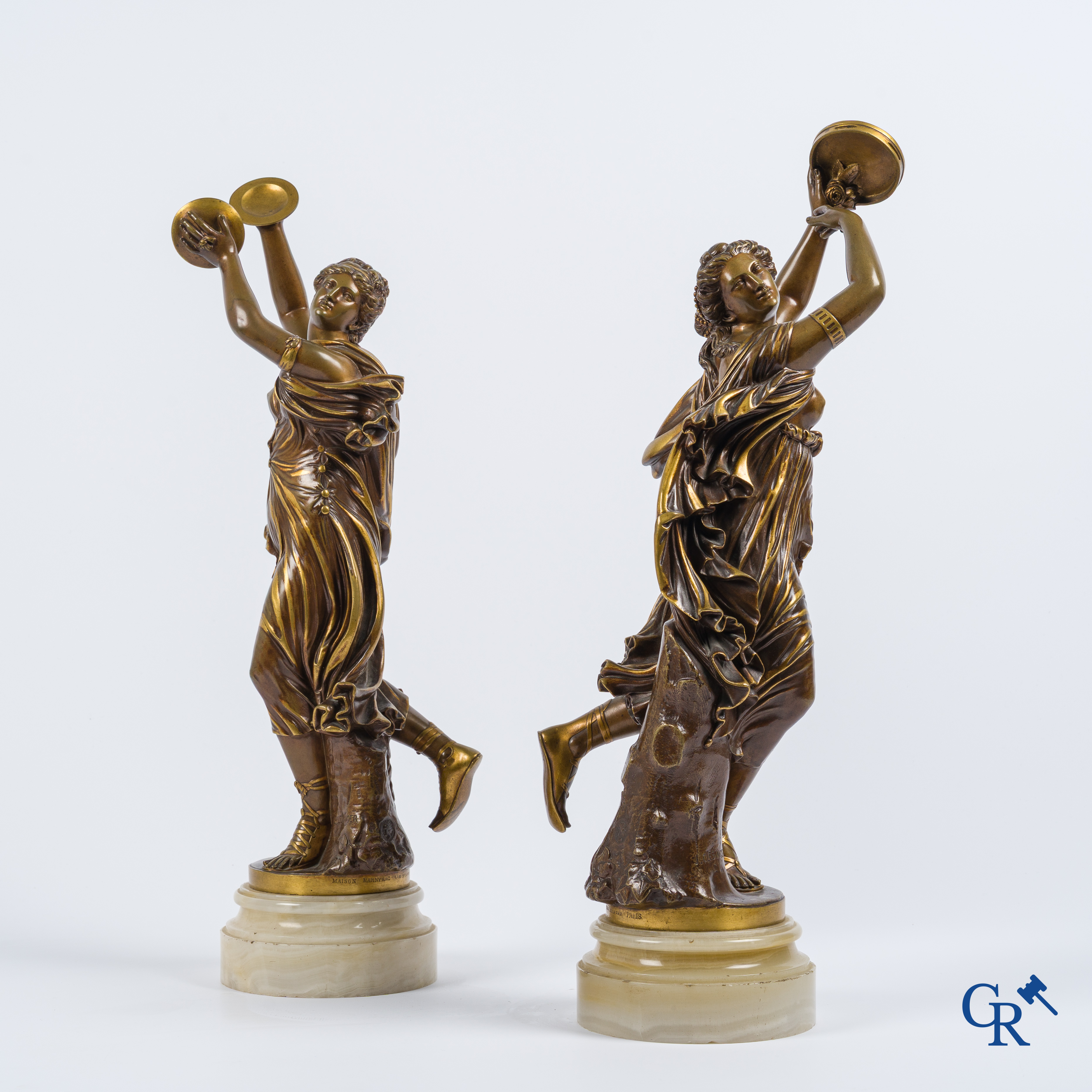 Jean-Baptiste Clésinger & Maison Marnyhac à Paris. Een paar bronzen beelden met bruine en vergulde patina. 19e eeuw.