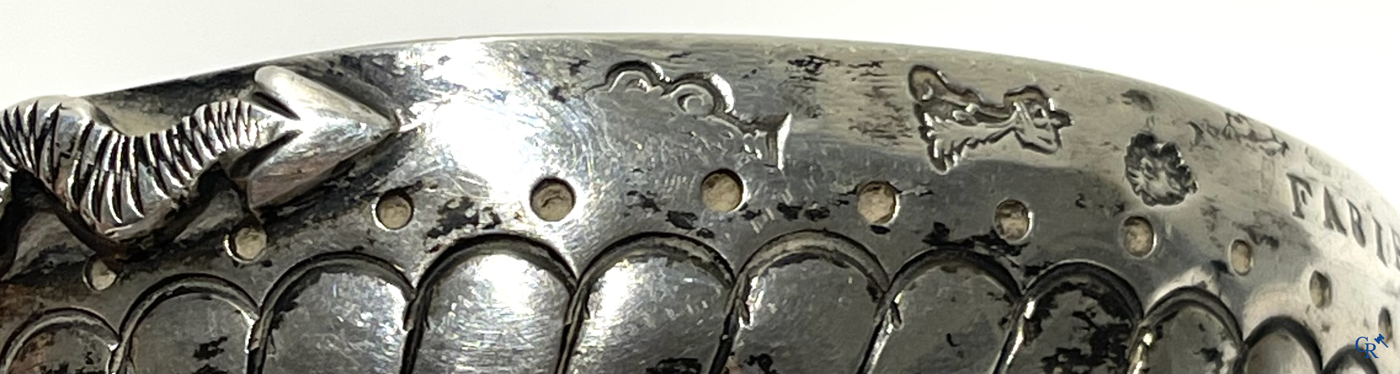 2 Zilveren wijnproevers of zogenaamde tastevin met opschriften. Frankrijk, Parijs 18e eeuw.