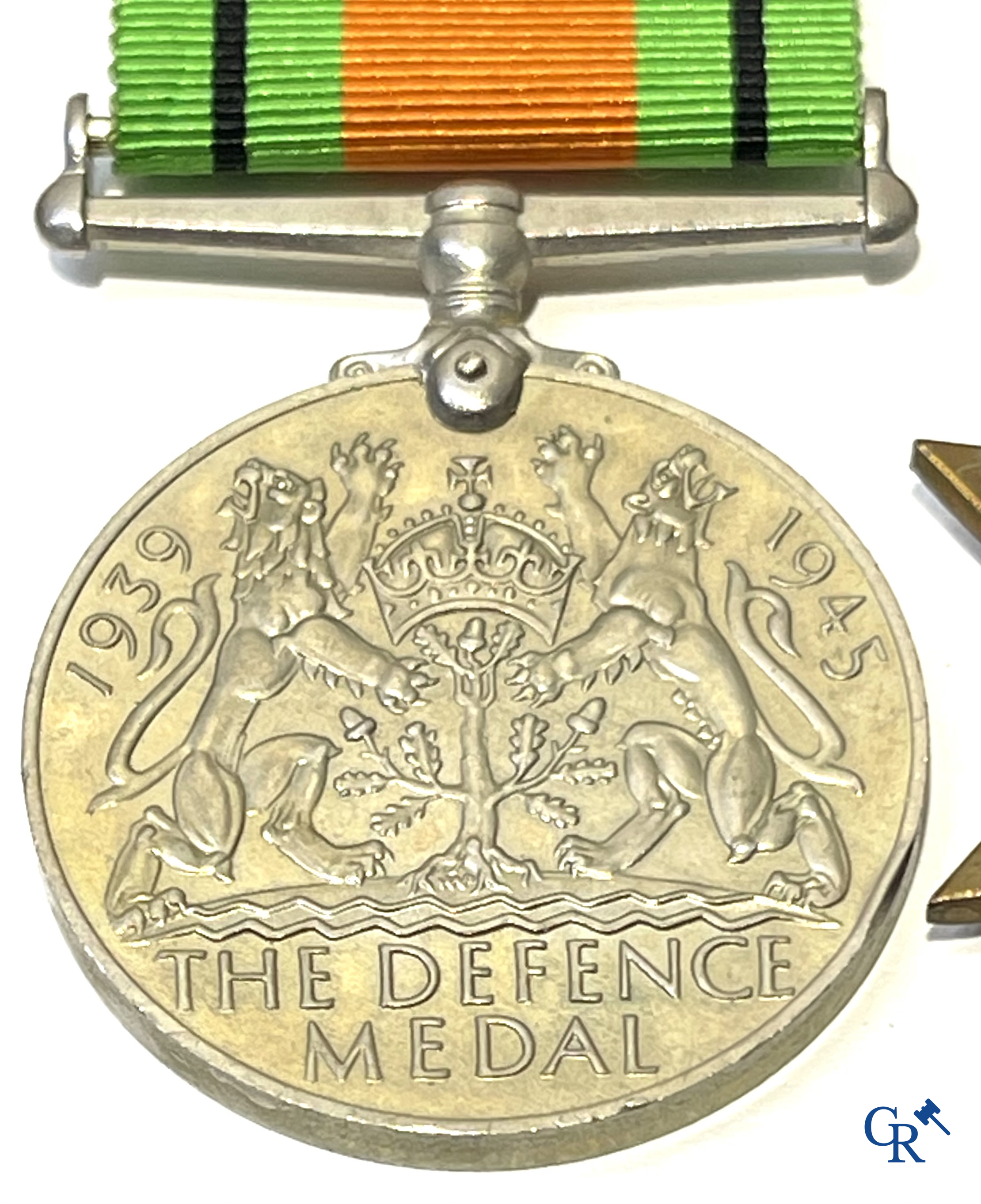 Interessant lot met medailles, eretekens en militaria.