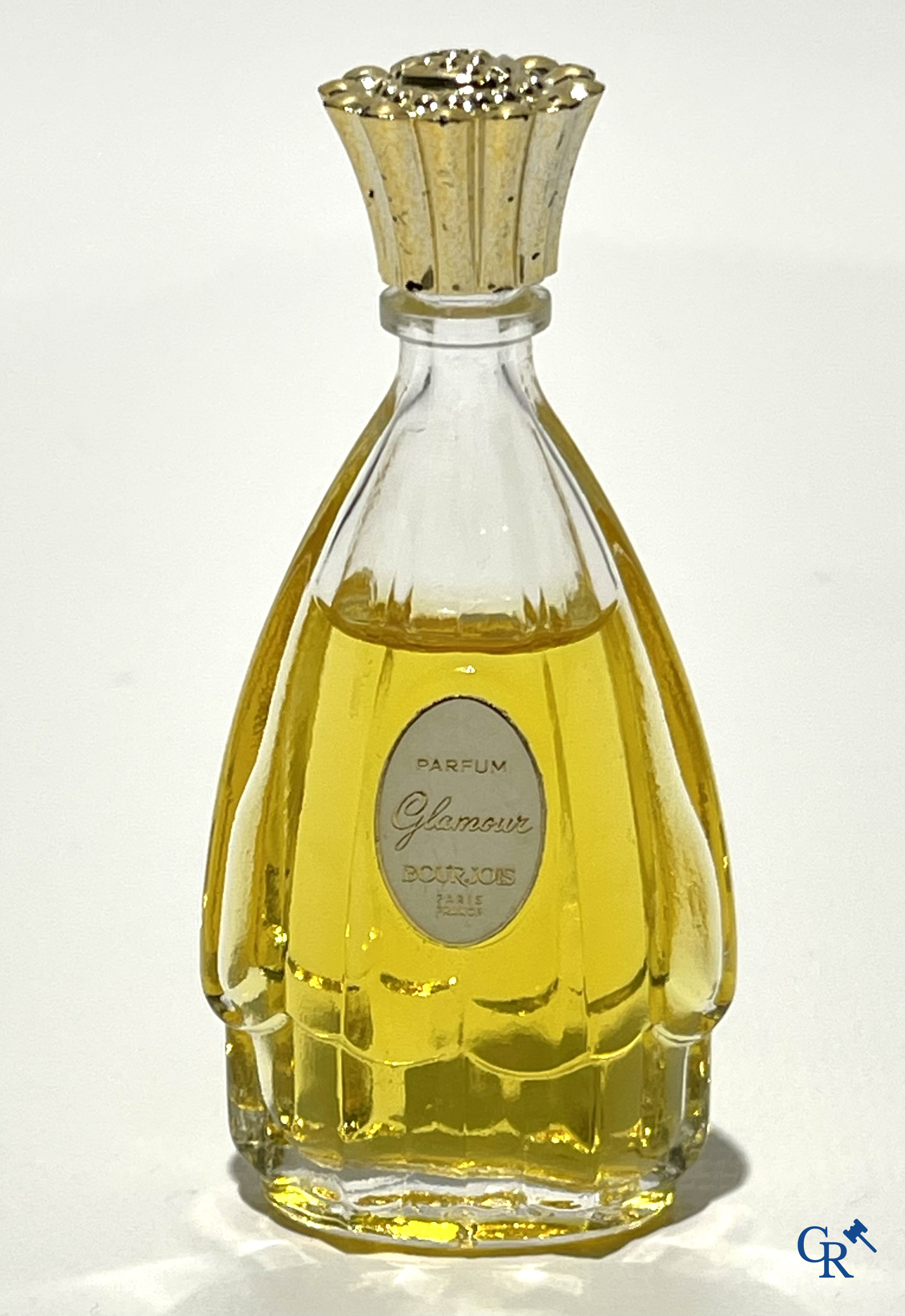 Art deco. Lot van 7 parfumflessen waarvan enkele in de originele doos. Jaren '30 tot '50. Bourjois en Roger & Gallet.