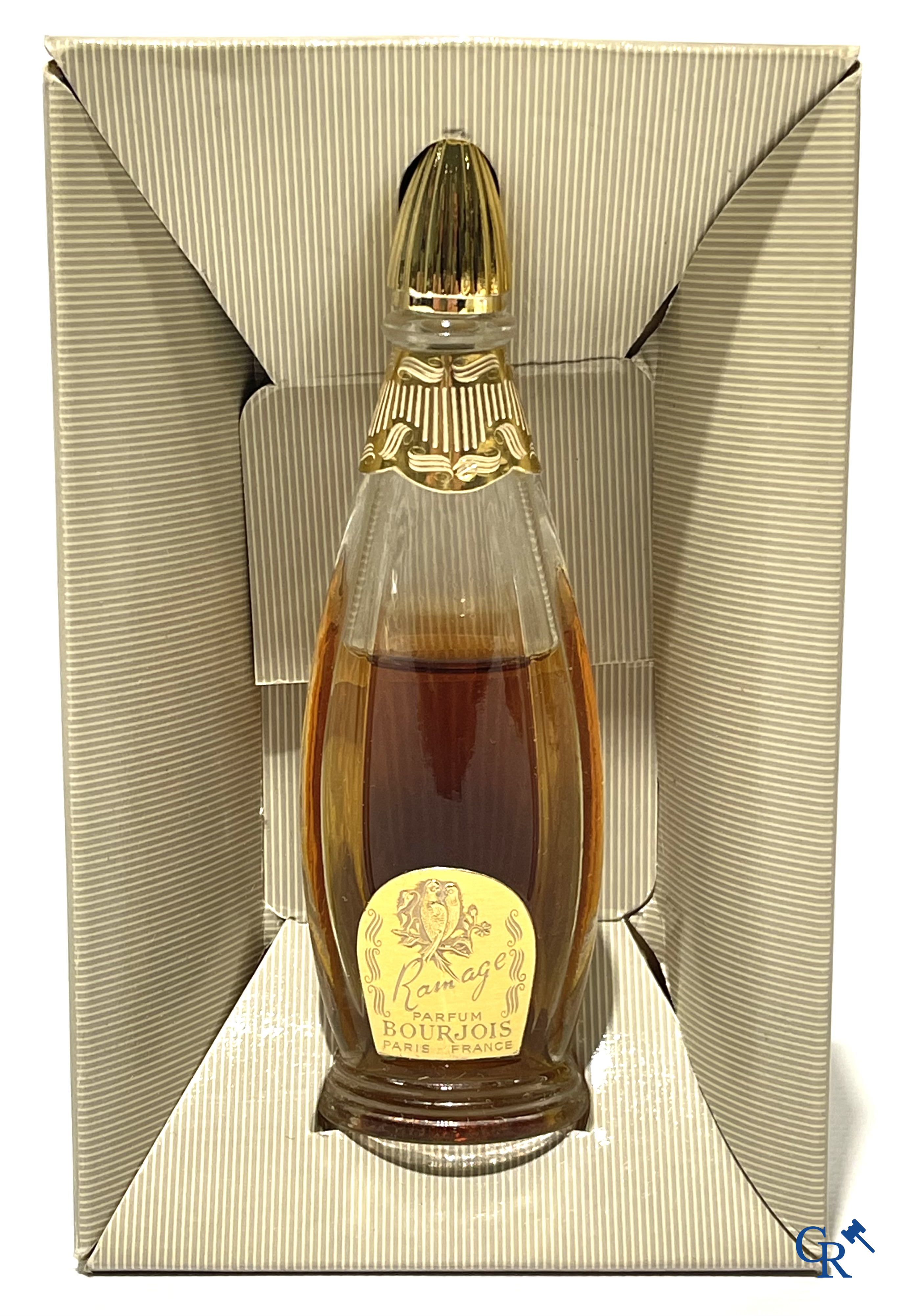 Art deco. Lot van 7 parfumflessen waarvan enkele in de originele doos. Jaren '30 tot '50. Bourjois en Roger & Gallet.