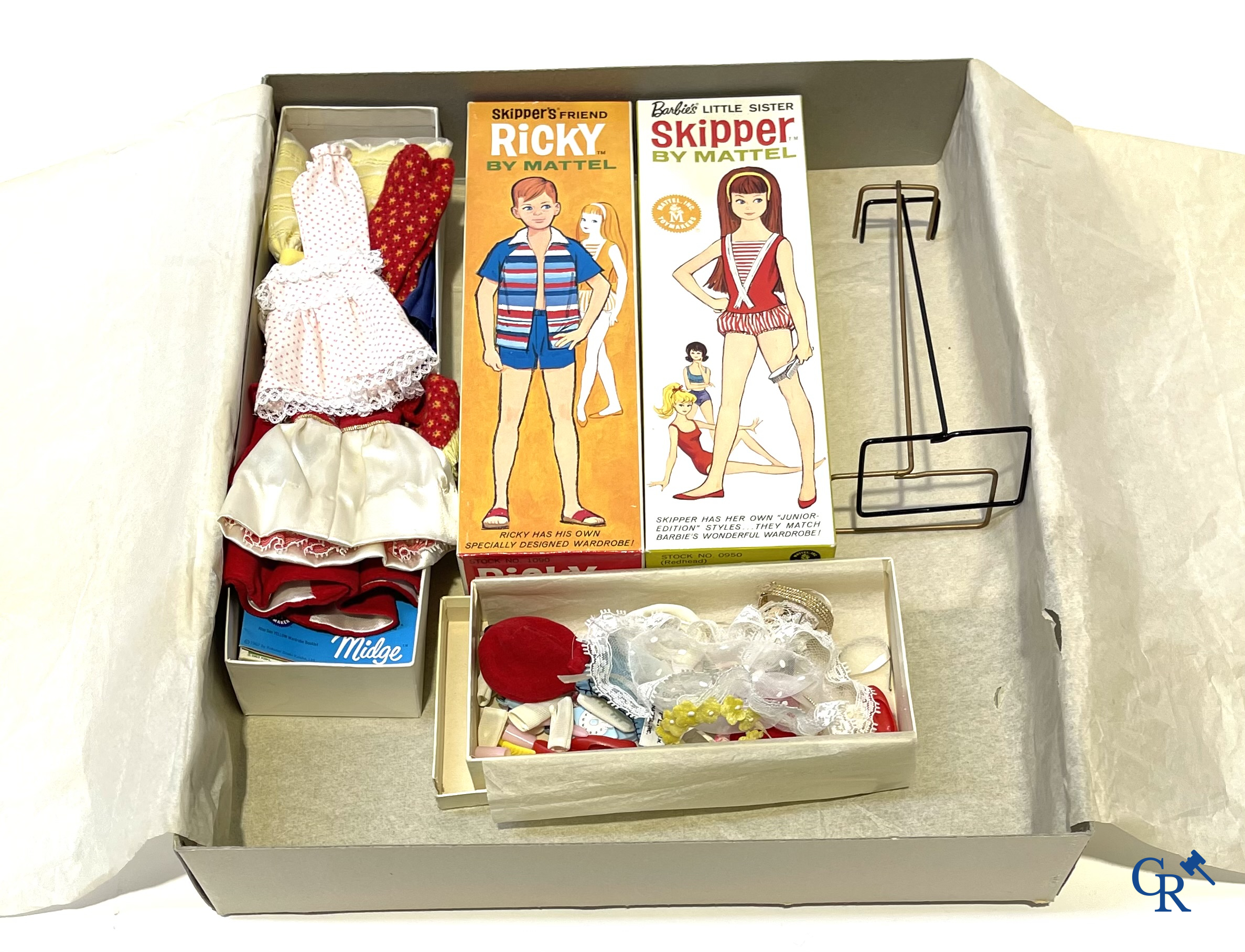 Oud Speelgoed. Mattel, een groot lot poppen en attributen. Barbie, Ricky, Skipper, Ken enz. Jaren '60 en later.