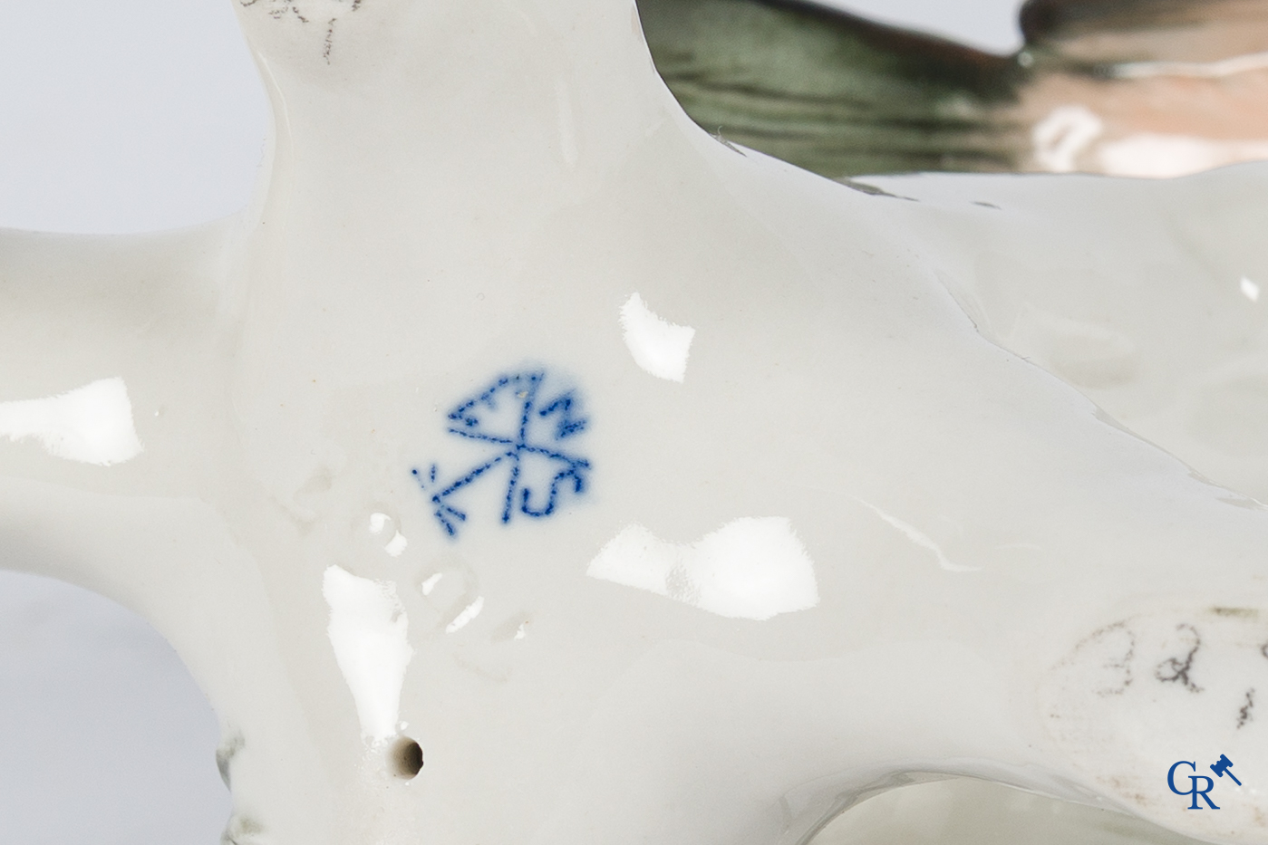 Karl Ens Volkstedt. Groot lot met diverse vogelsoorten in fijn Duits porselein. Gemerkt.