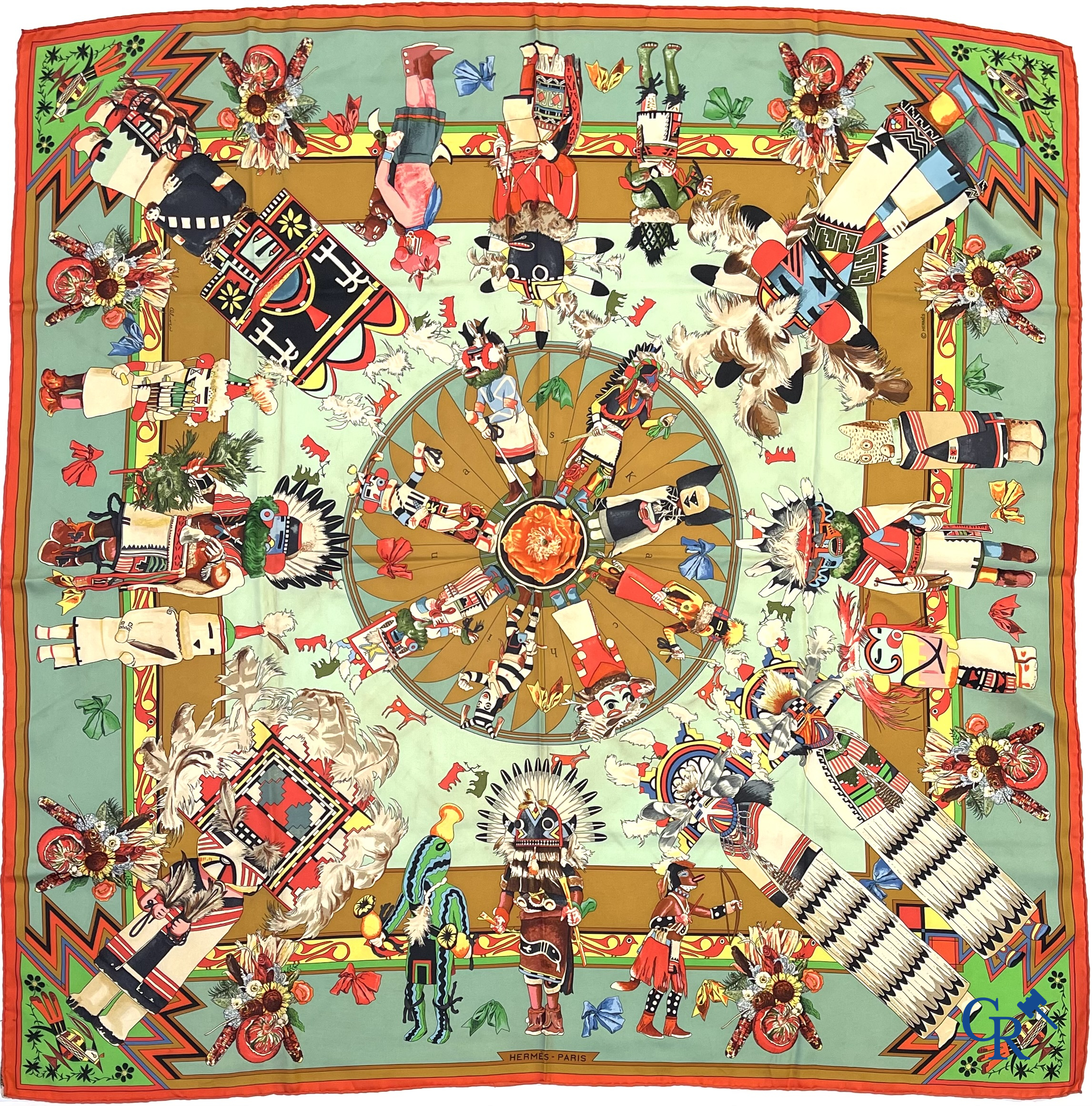 HERMES Paris. 2 Hermès sjaals in originele doos. Grands Fonds, Annie Faivre en Kachinas, Kermit Oliver.