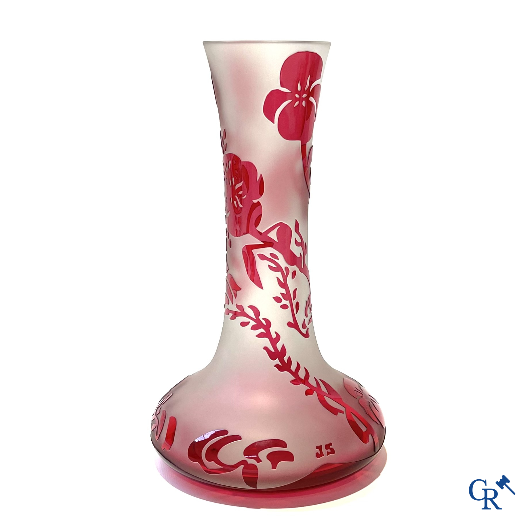 Val Saint Lambert. Een vaas in kristal met bloemendecor. Gesigneerd  en monogram J.S. (Simon).