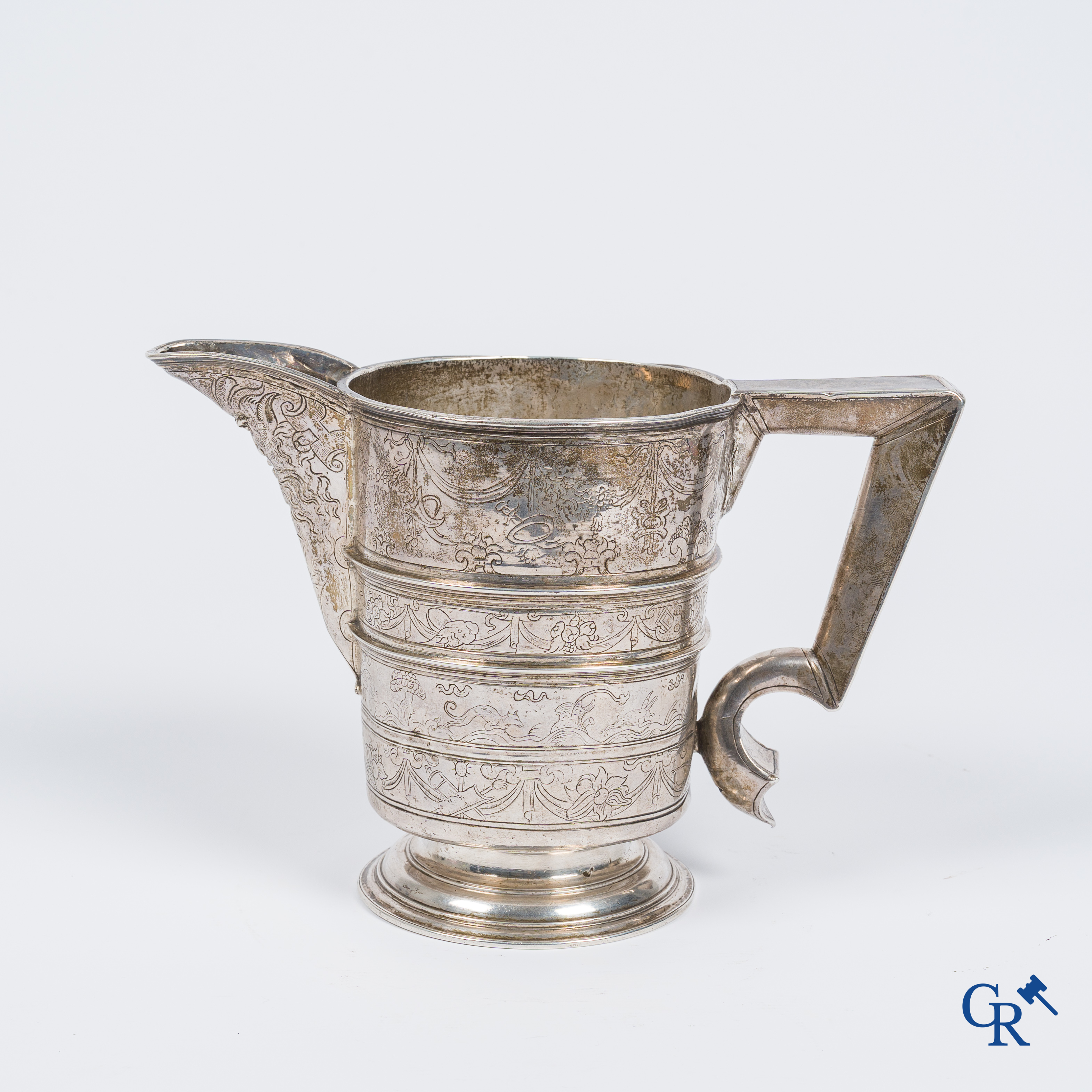 Zilver. Zeldzame en grote zilveren Renaissance schenkkan, Jarro de Pico. Spanje, Habsburgse periode. Circa 1580-1600.