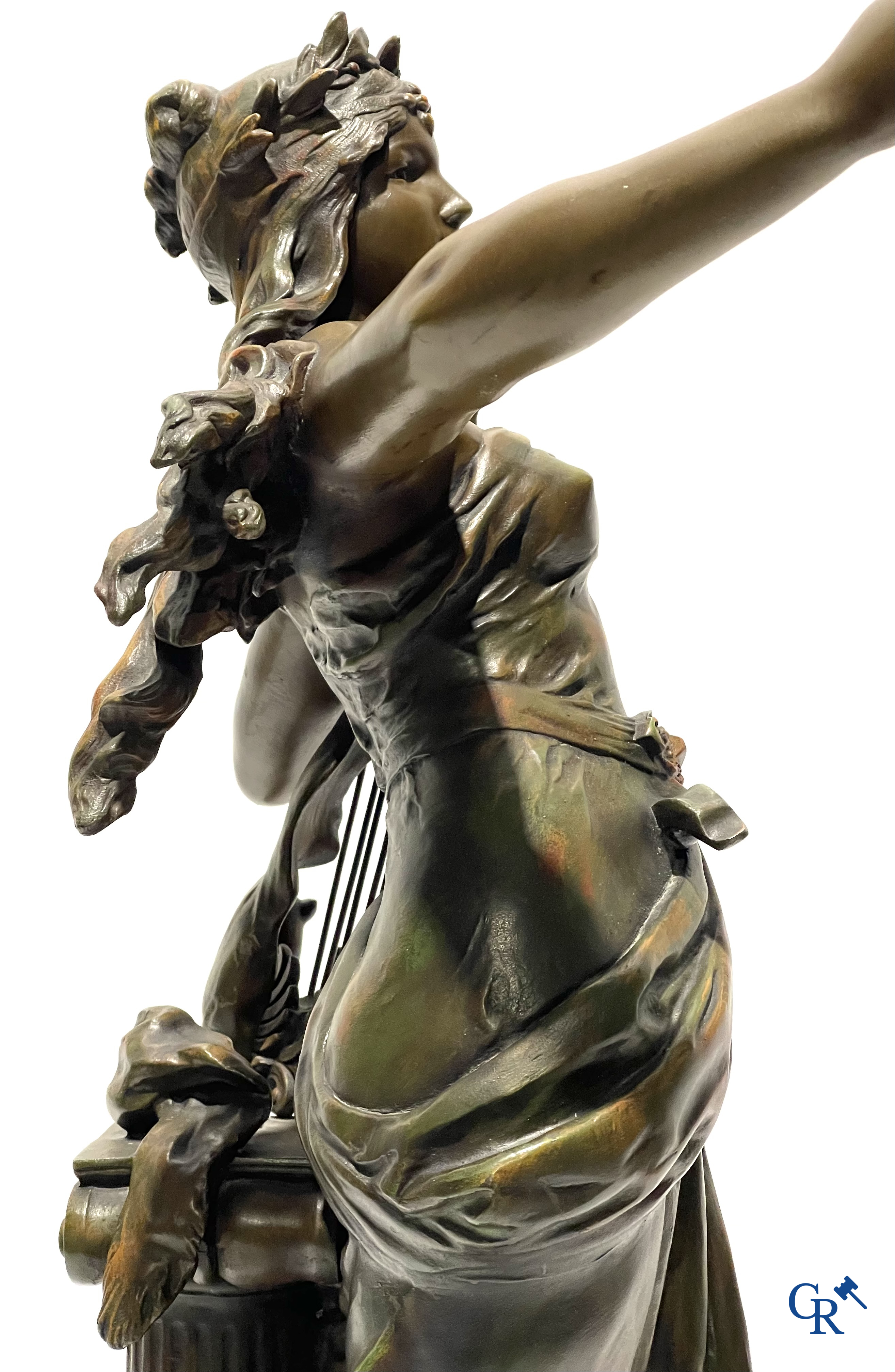 Auguste Moreau. La Pensée. Groot beeld in gepolychromeerd kunstbrons. Circa 1900.