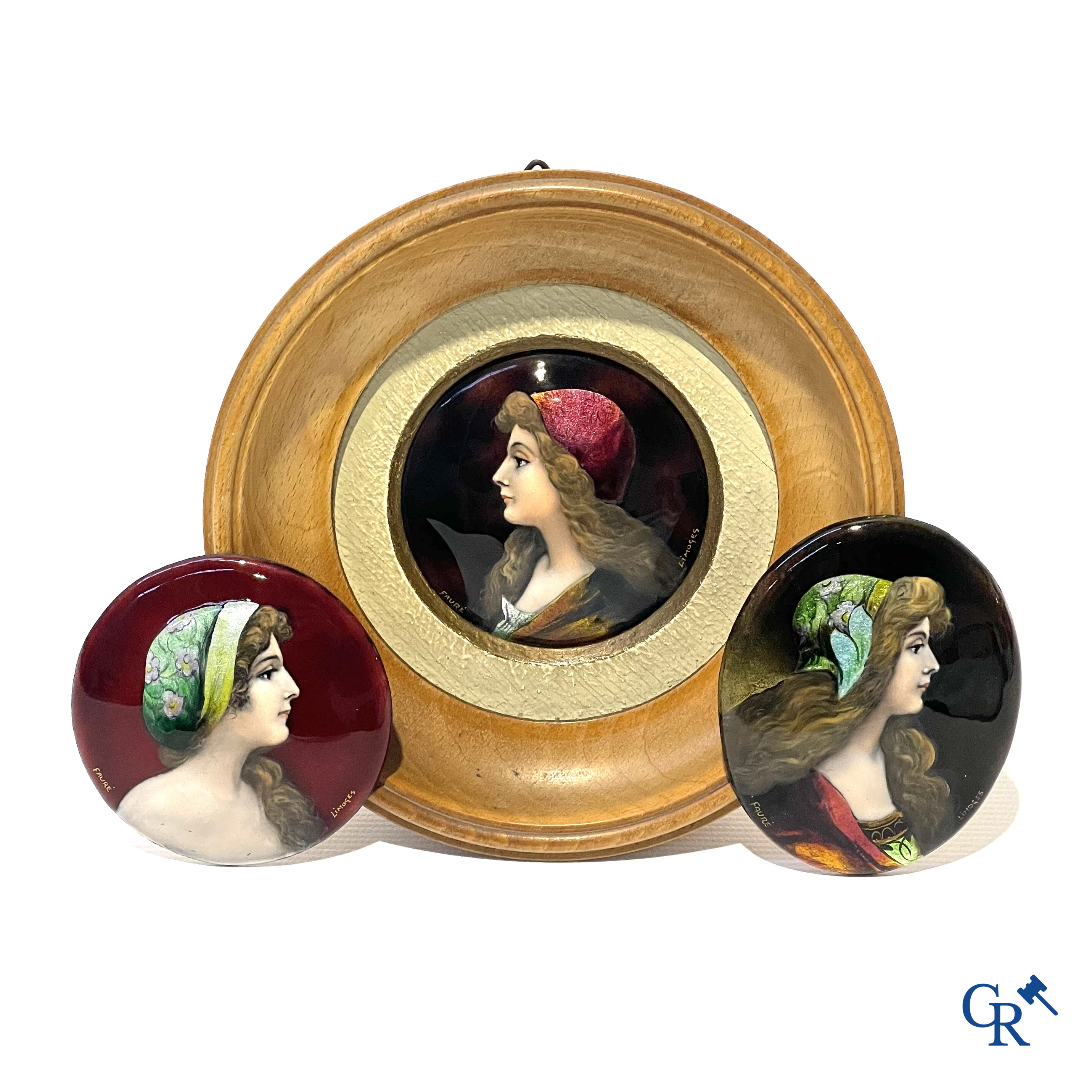Fauré à Limoges. 3 medaillons in Art Nouveau-stijl. Emaille op koper. Gesigneerd.