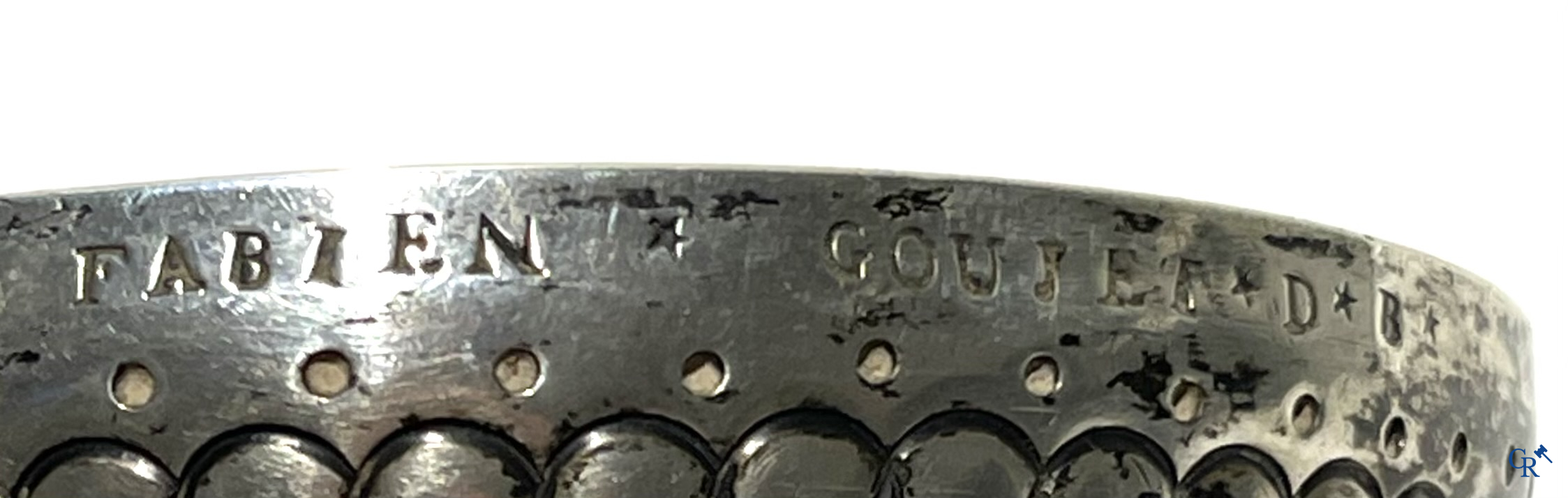 2 Zilveren wijnproevers of zogenaamde tastevin met opschriften. Frankrijk, Parijs 18e eeuw.