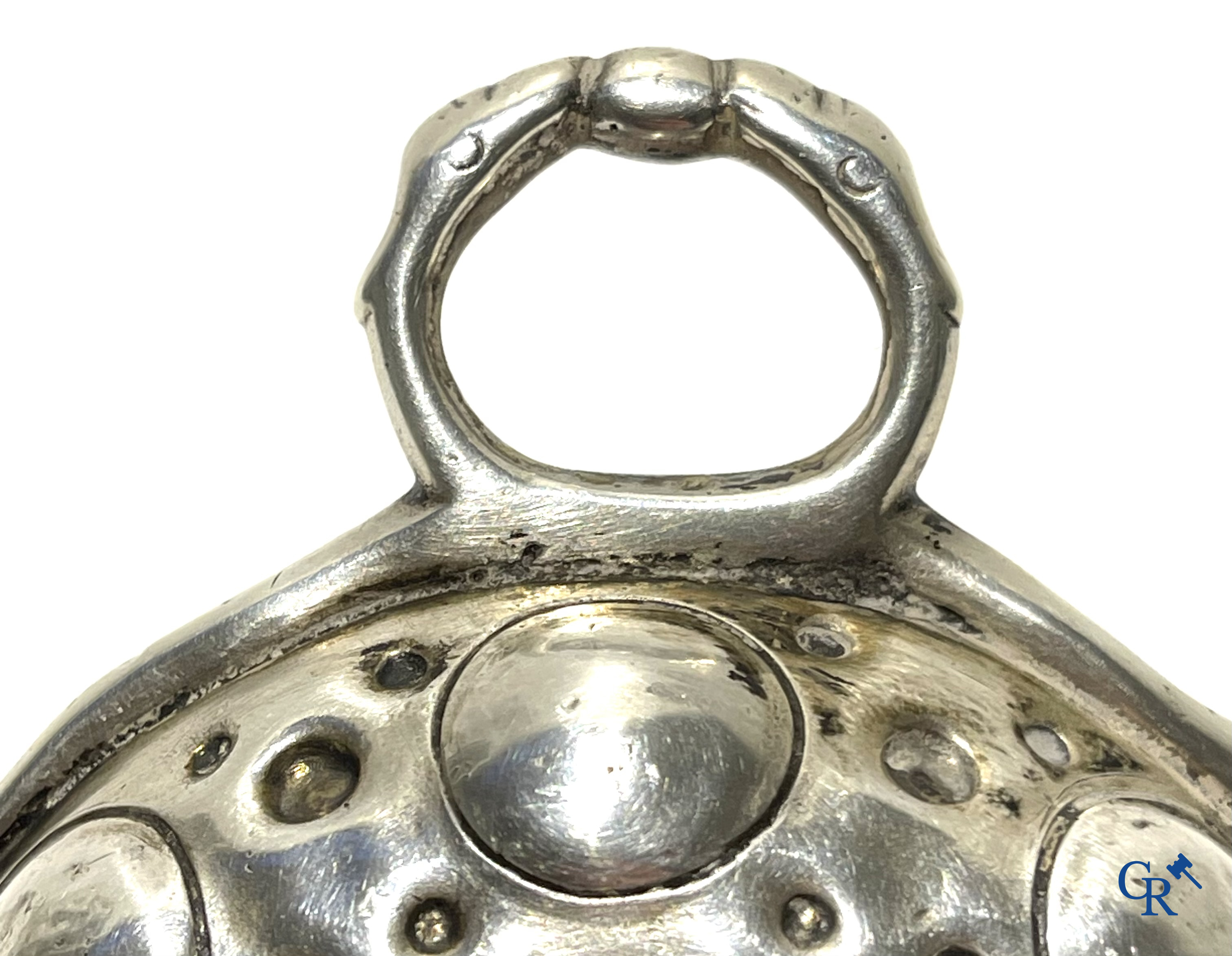 2 Zilveren wijnproevers of zogenaamde tastevin met opschriften. Frankrijk, Parijs 18e eeuw.