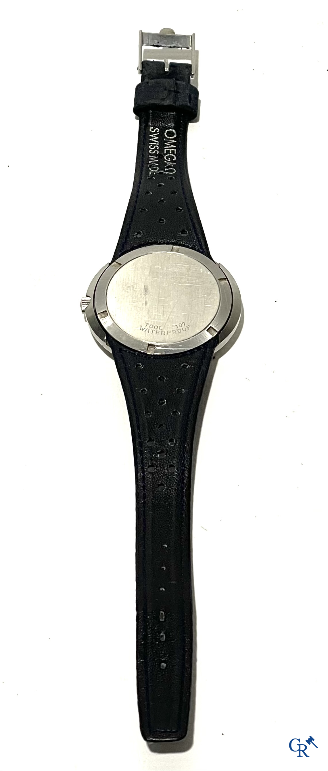 Omega. Herenpolsuurwerk Omega Genève Dynamic met blauw-witte wijzerplaat. Handmatig opwindbaar. Circa 1970.