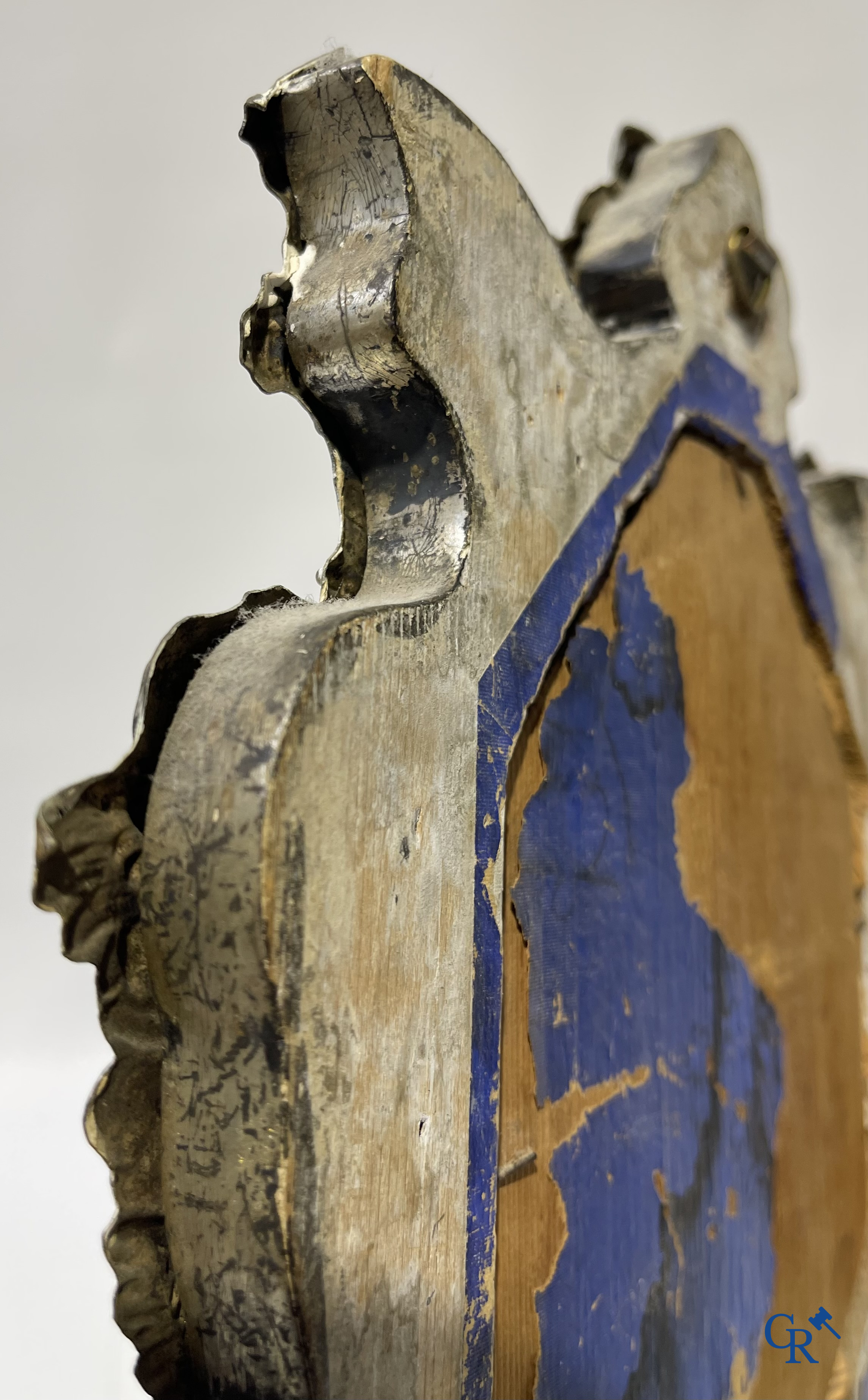 Paar wandlichten met spiegels, koper en bronzen kaarsenhouders. XVIIIe eeuw. Met certificaat uit 1984 van J. Zeberg.