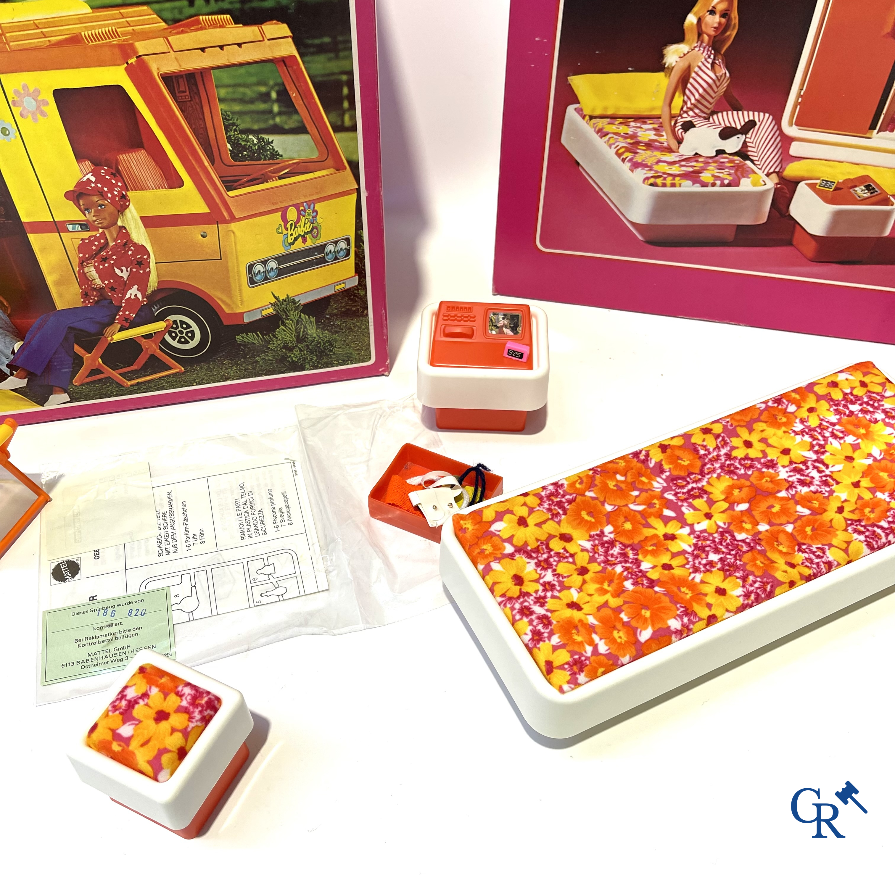 Oud Speelgoed. Mattel, een groot lot poppen en attributen. Barbie, Ricky, Skipper, Ken enz. Jaren '60 en later.