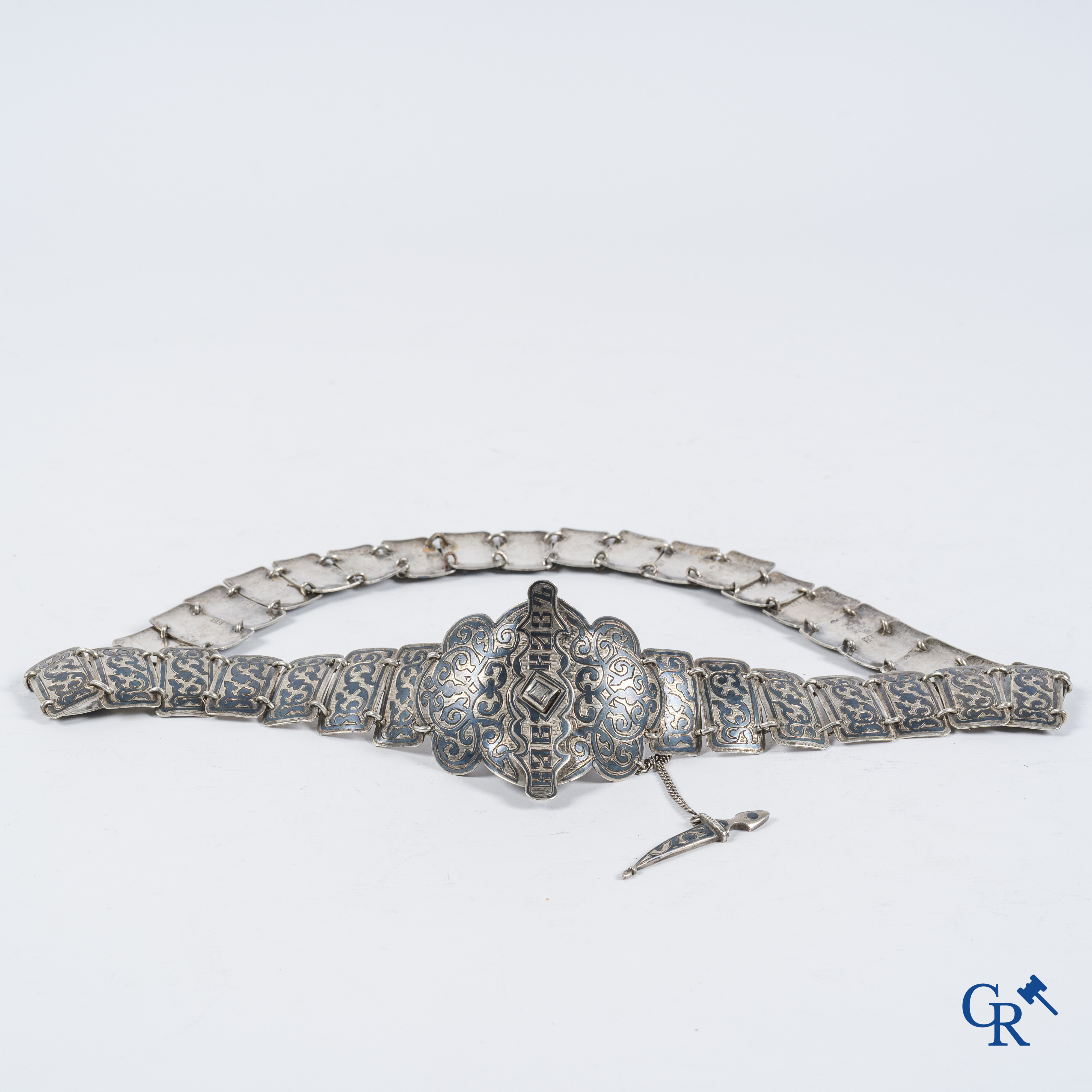 Russisch zilver. Ceremoniële riem in niello zilver, 84 kokochnik Moscou. Meestermerk Vasily Ivanovich Andreev.