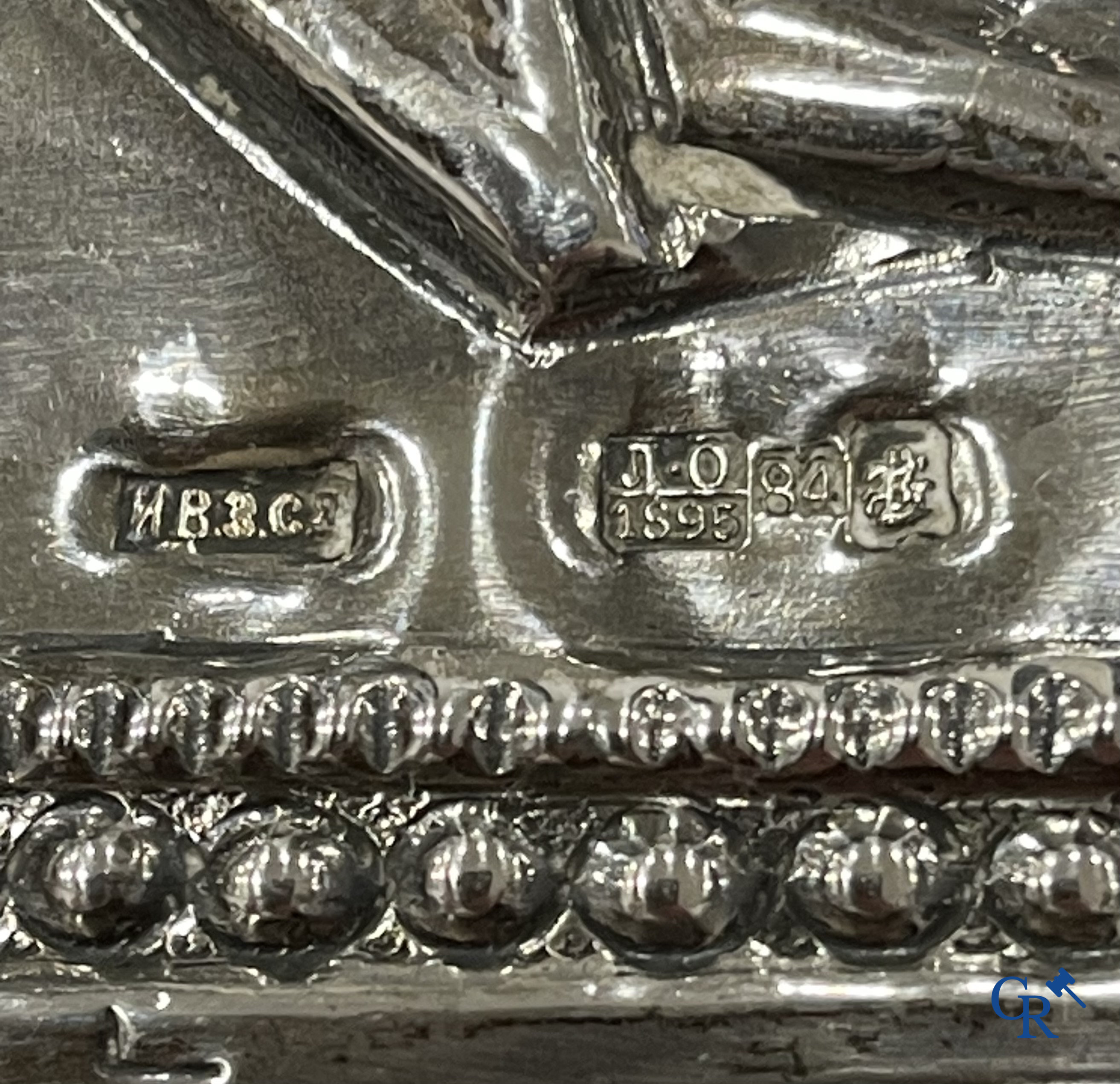 Icoon, Russische icoon met een voorstelling van Sint Nicolaas. Oklad in zilver 875°/00. Gedateerd 1895.