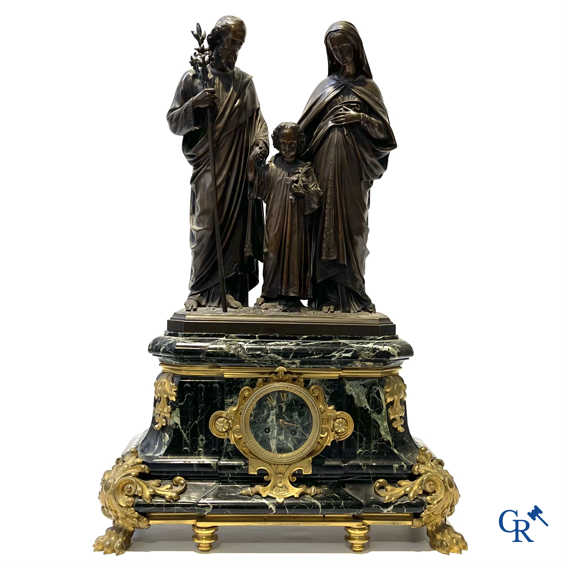 Susse Frères à Paris. Imposante schouwklok in groen geaderde marmer en rijkelijk vergulde bronzen. Napoleon III-periode.