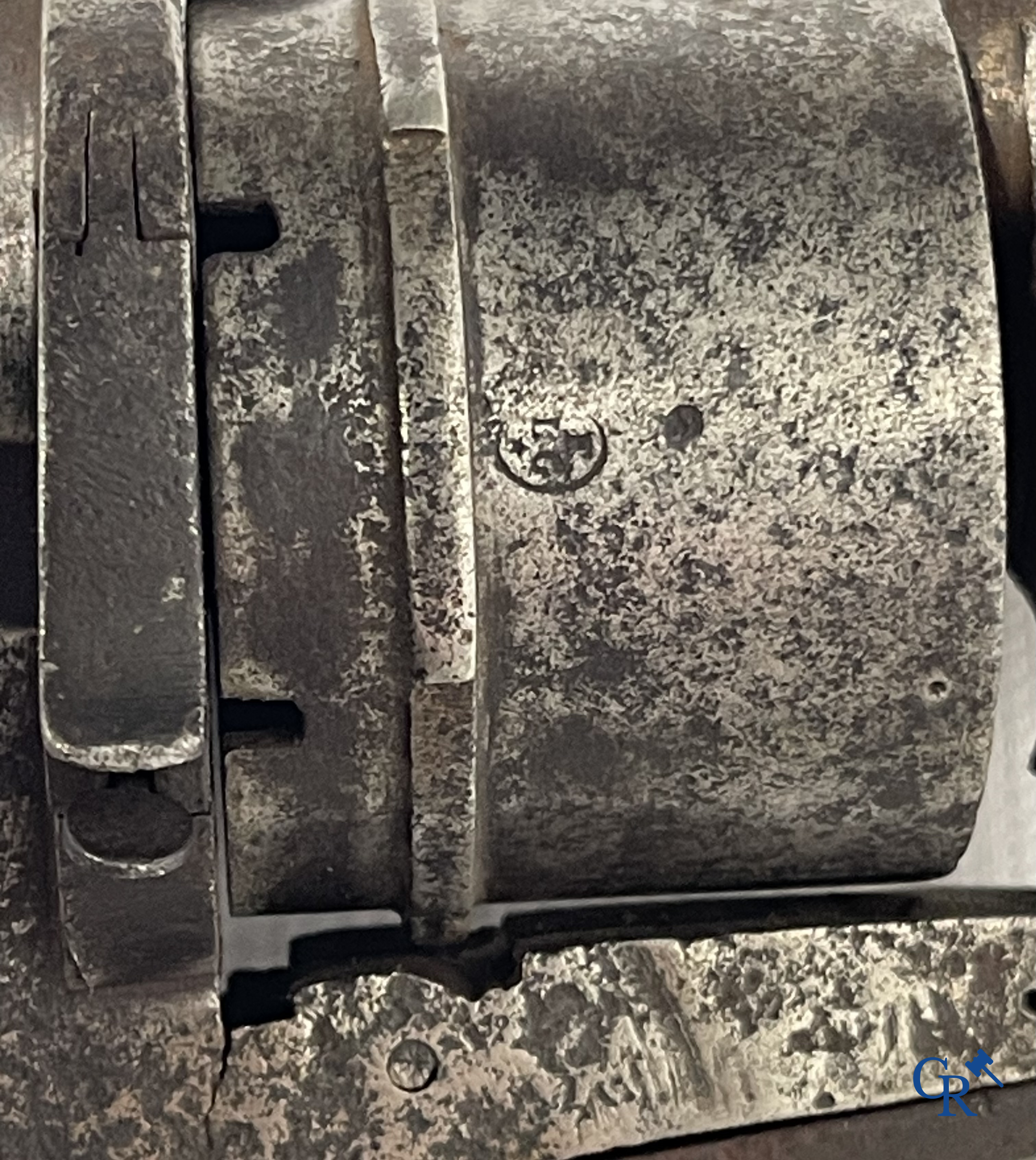 Een kavel van 3 antieke pistolen en een revolver. 19de eeuw.