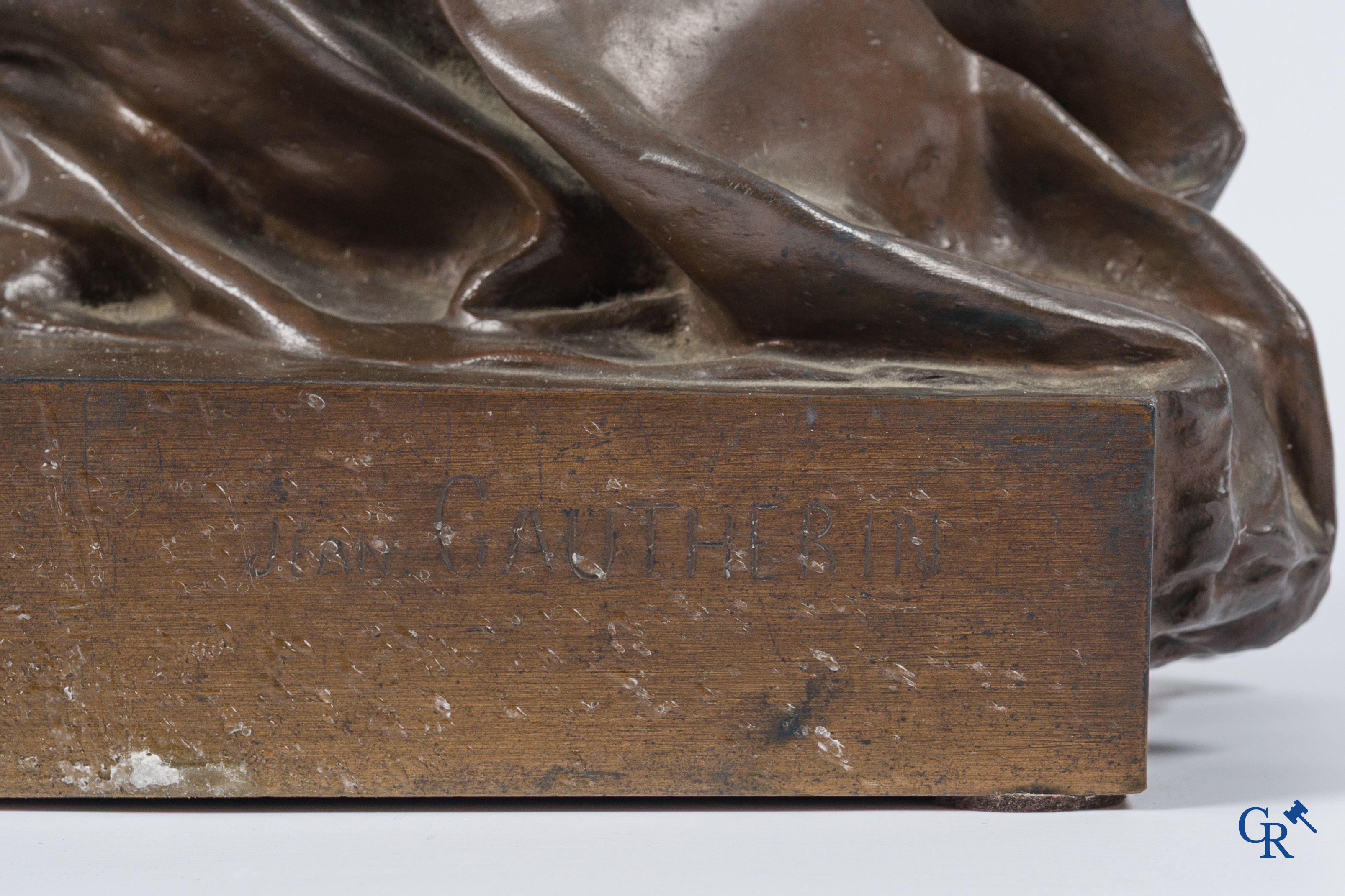 Jean Gautherin (1840-1890) "Moederliefde" Groot bronzen beeld met bruine patina. Gieterij Thiebaut frères Paris. 19e.