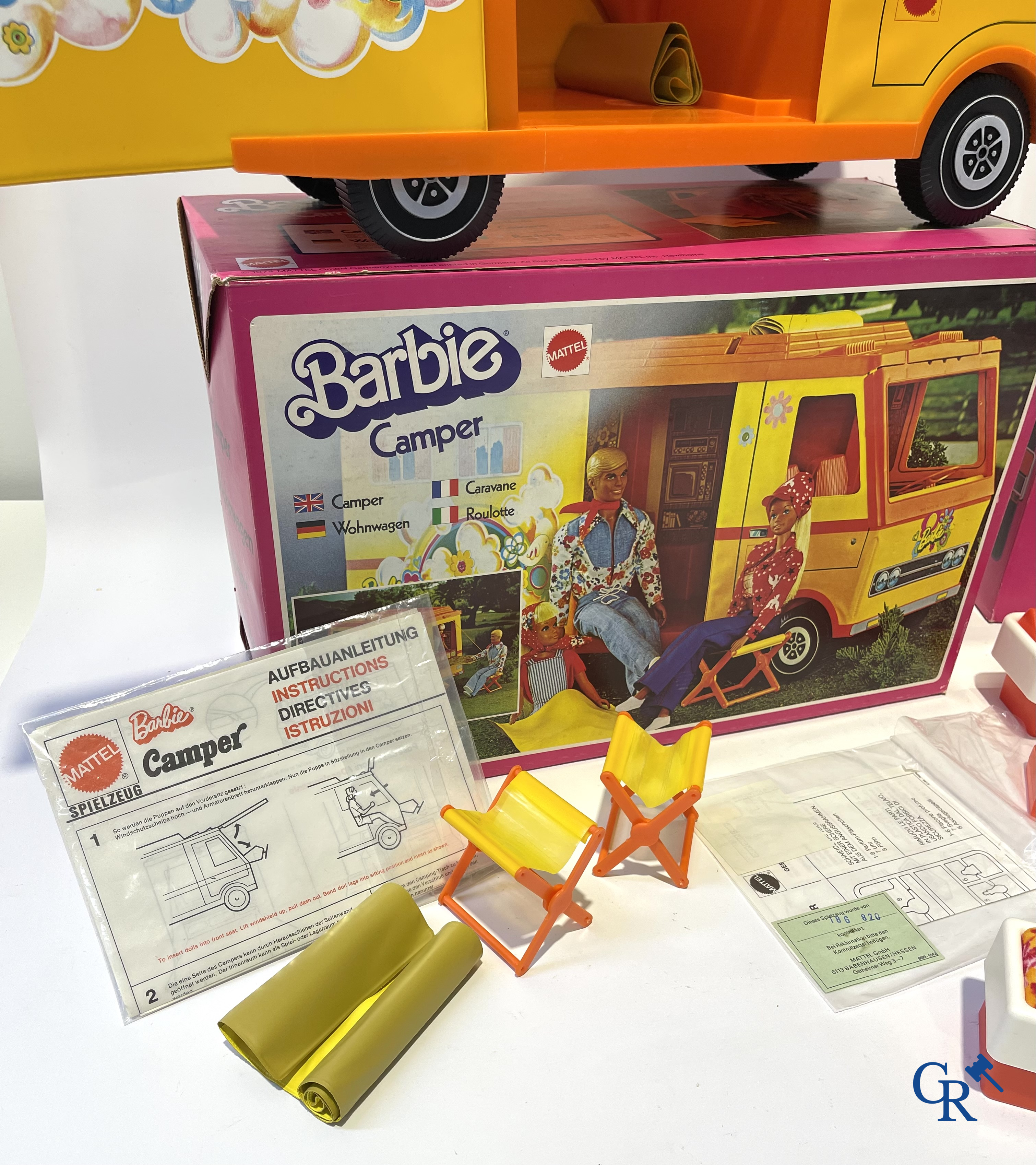 Oud Speelgoed. Mattel, een groot lot poppen en attributen. Barbie, Ricky, Skipper, Ken enz. Jaren '60 en later.