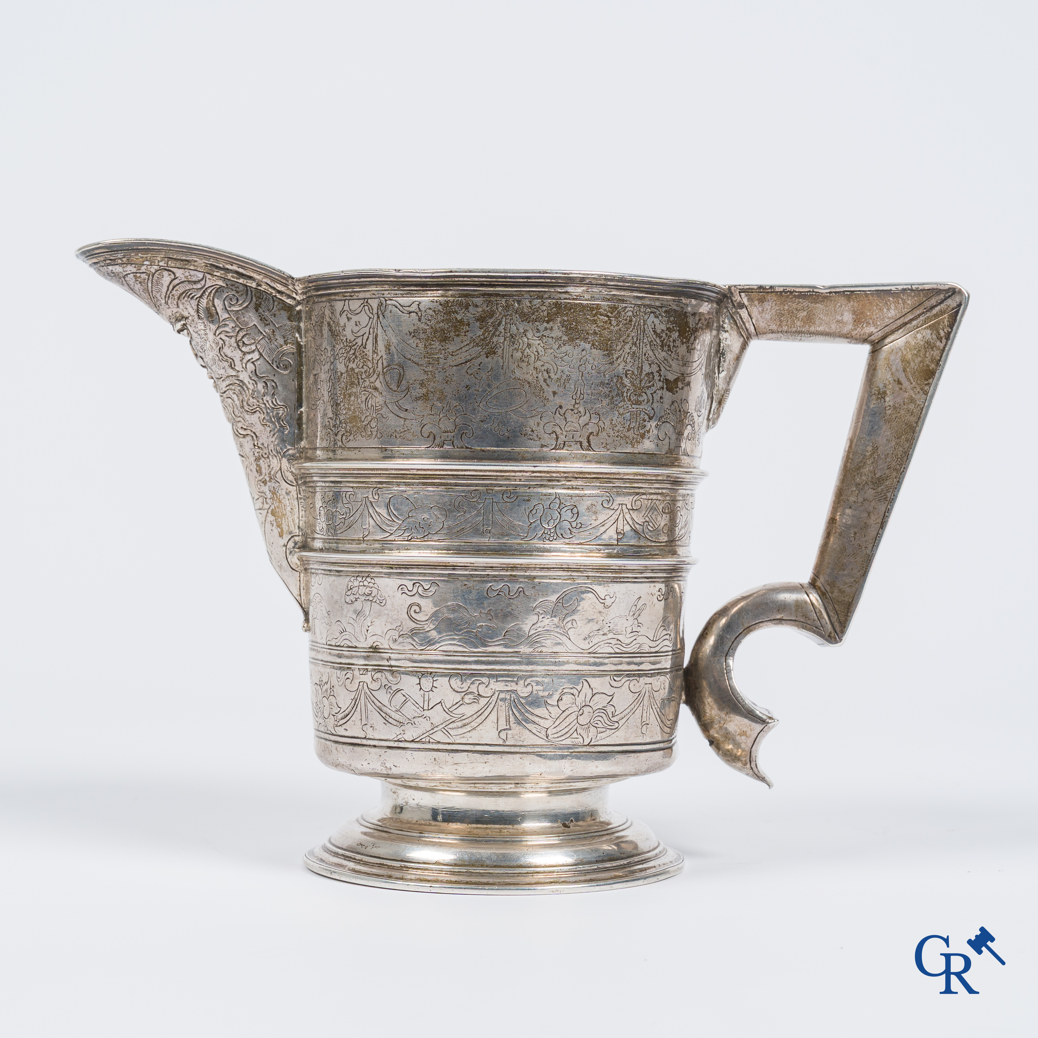 Zilver. Zeldzame en grote zilveren Renaissance schenkkan, Jarro de Pico. Spanje, Habsburgse periode. Circa 1580-1600.
