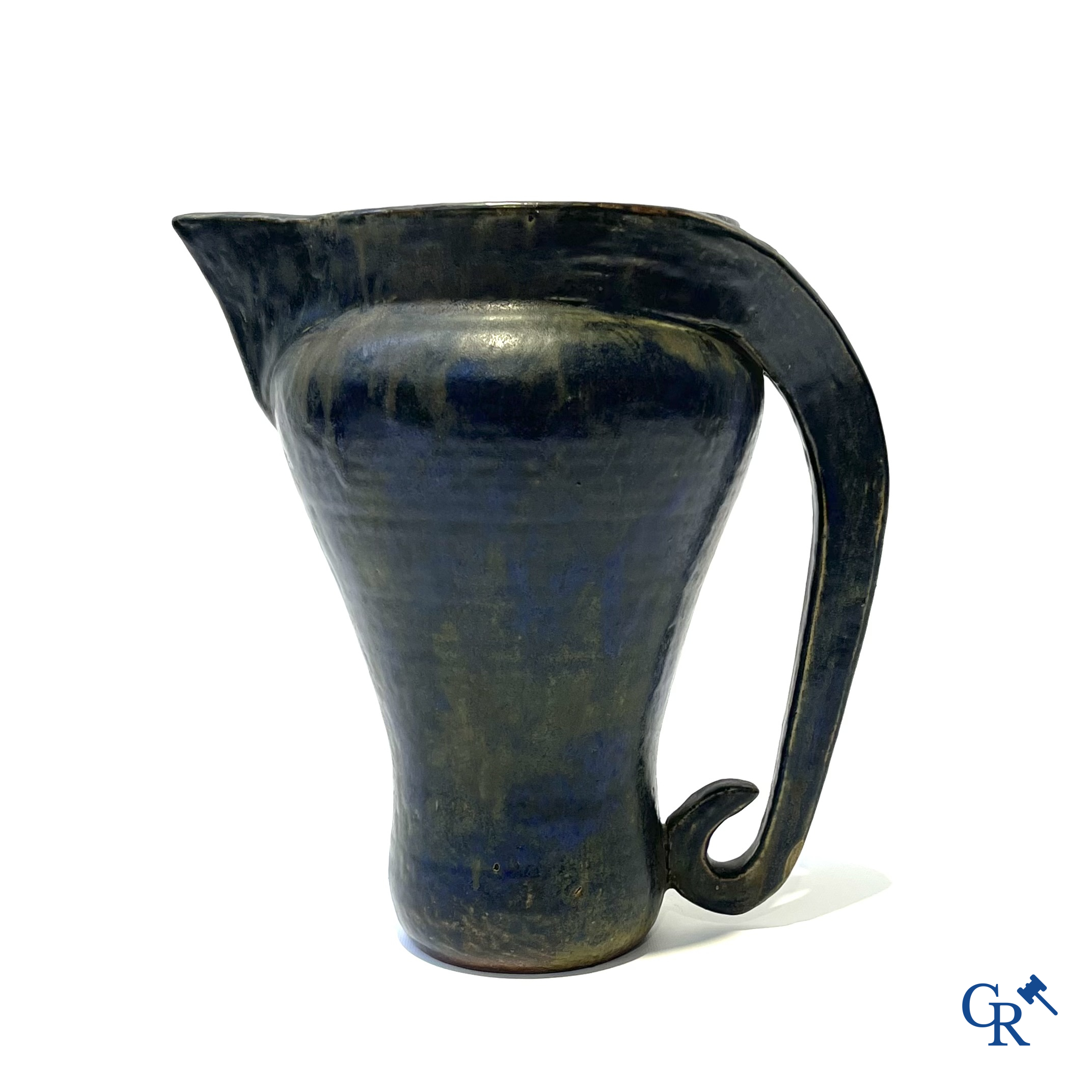 Edgard Aubry. Grote schenkkan in geëmailleerde Grès. Gesigneerd en genummerd.