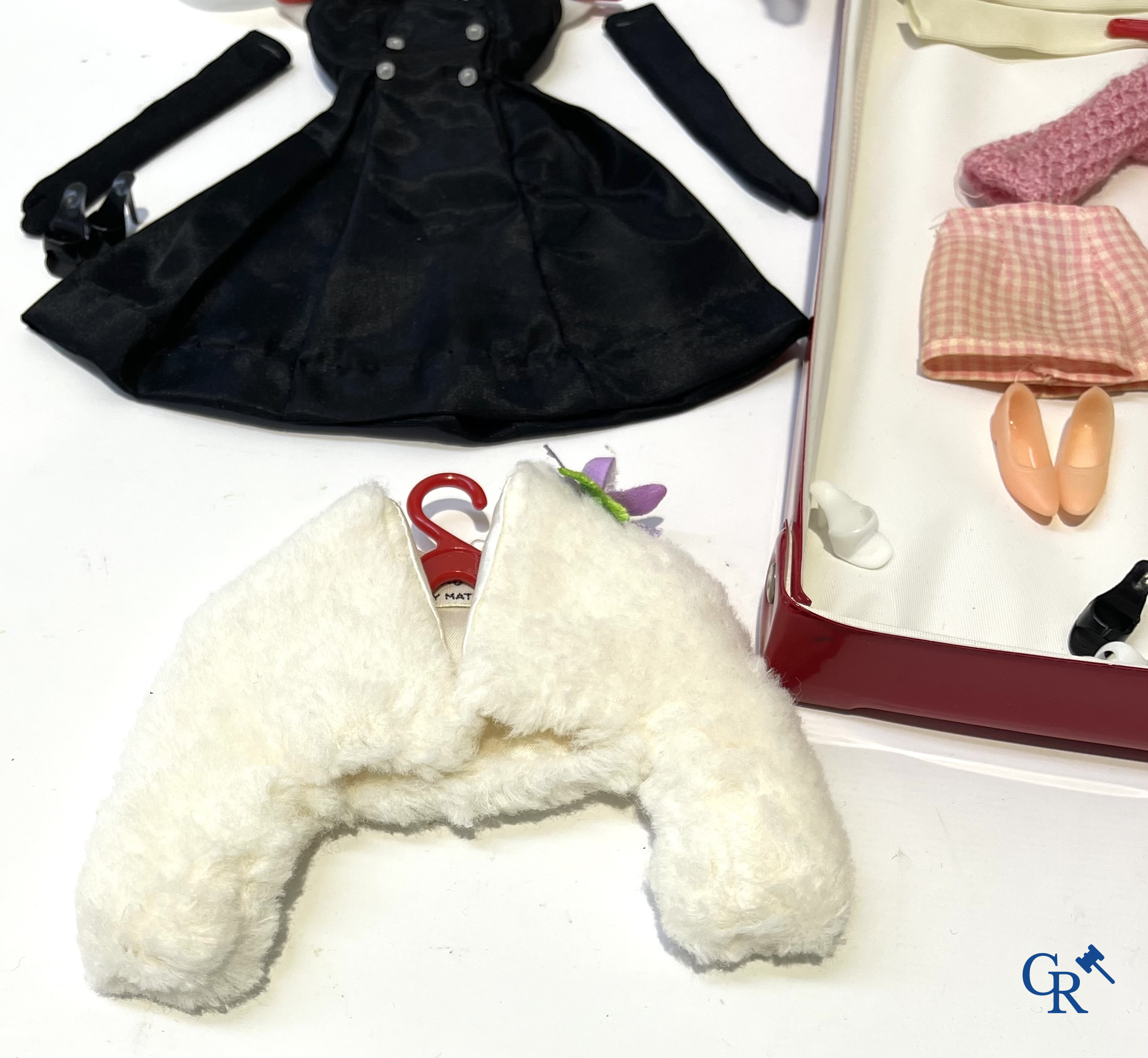 Oud Speelgoed. Mattel, een groot lot poppen en attributen. Barbie, Ricky, Skipper, Ken enz. Jaren '60 en later.