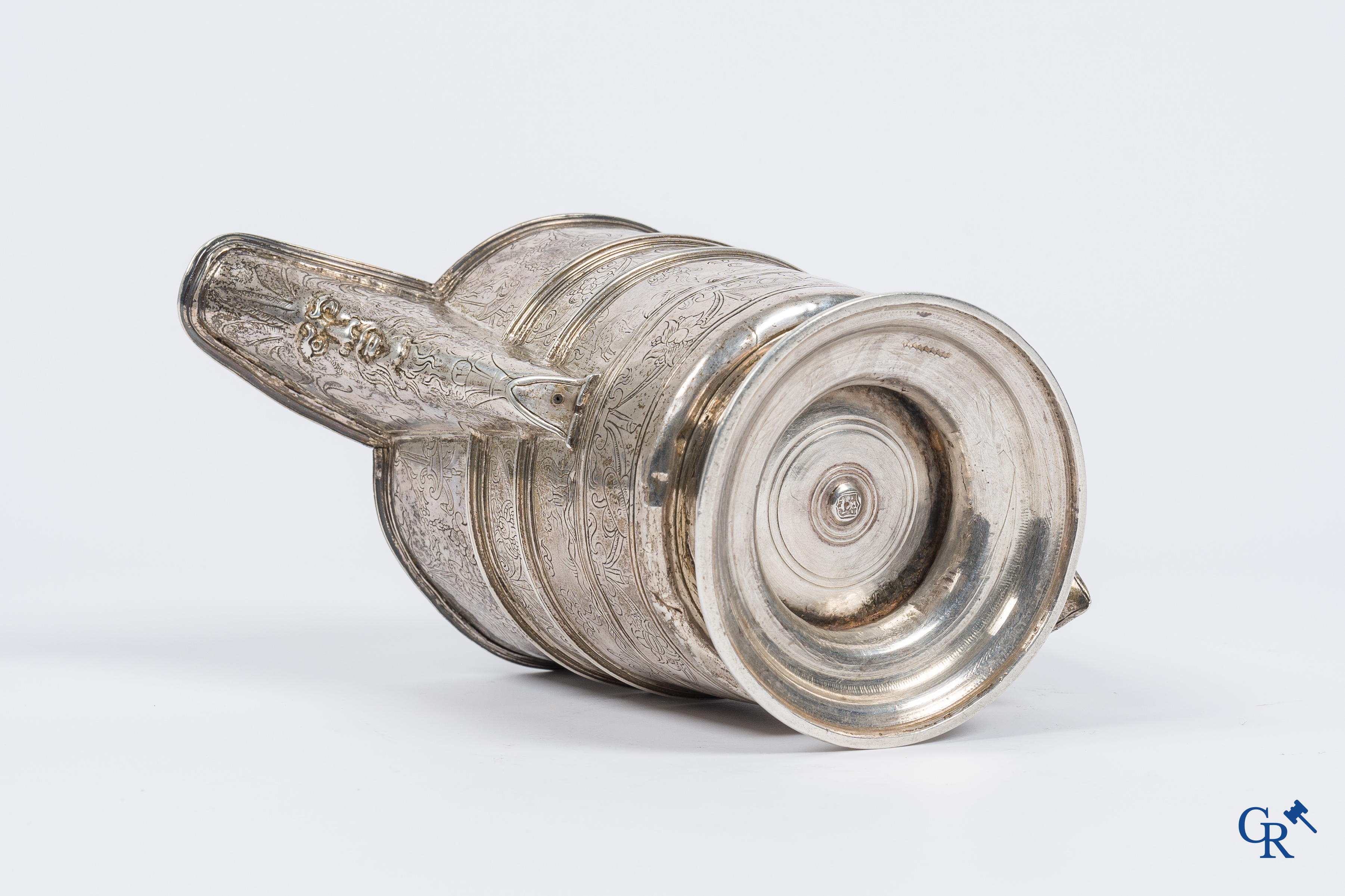 Zilver. Zeldzame en grote zilveren Renaissance schenkkan, Jarro de Pico. Spanje, Habsburgse periode. Circa 1580-1600.