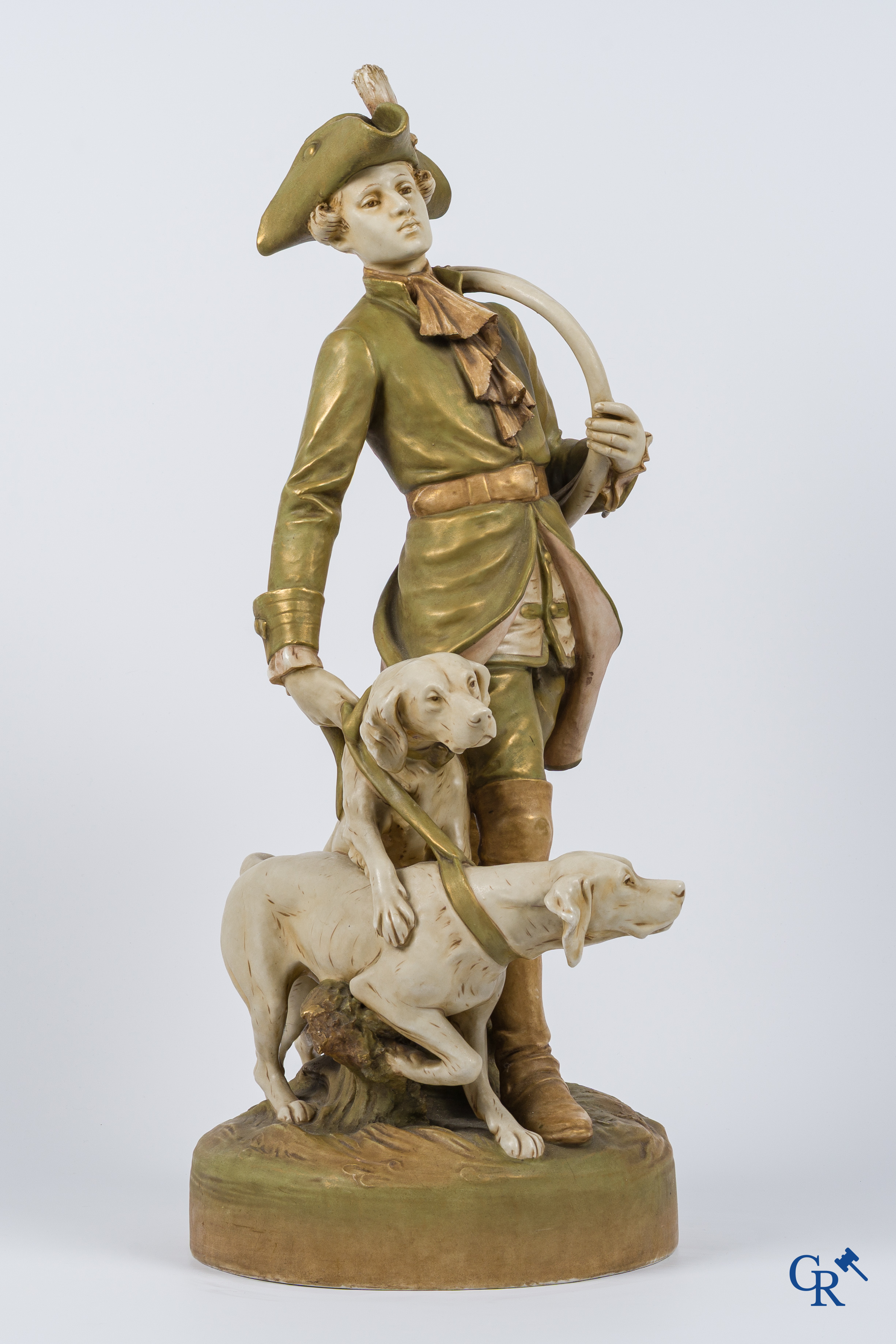 Royal Dux Bohemia. "Piqueur au Relais" Grote polychrome groep naar een model van Hippolyte Moreau en Prosper Lecourtier.