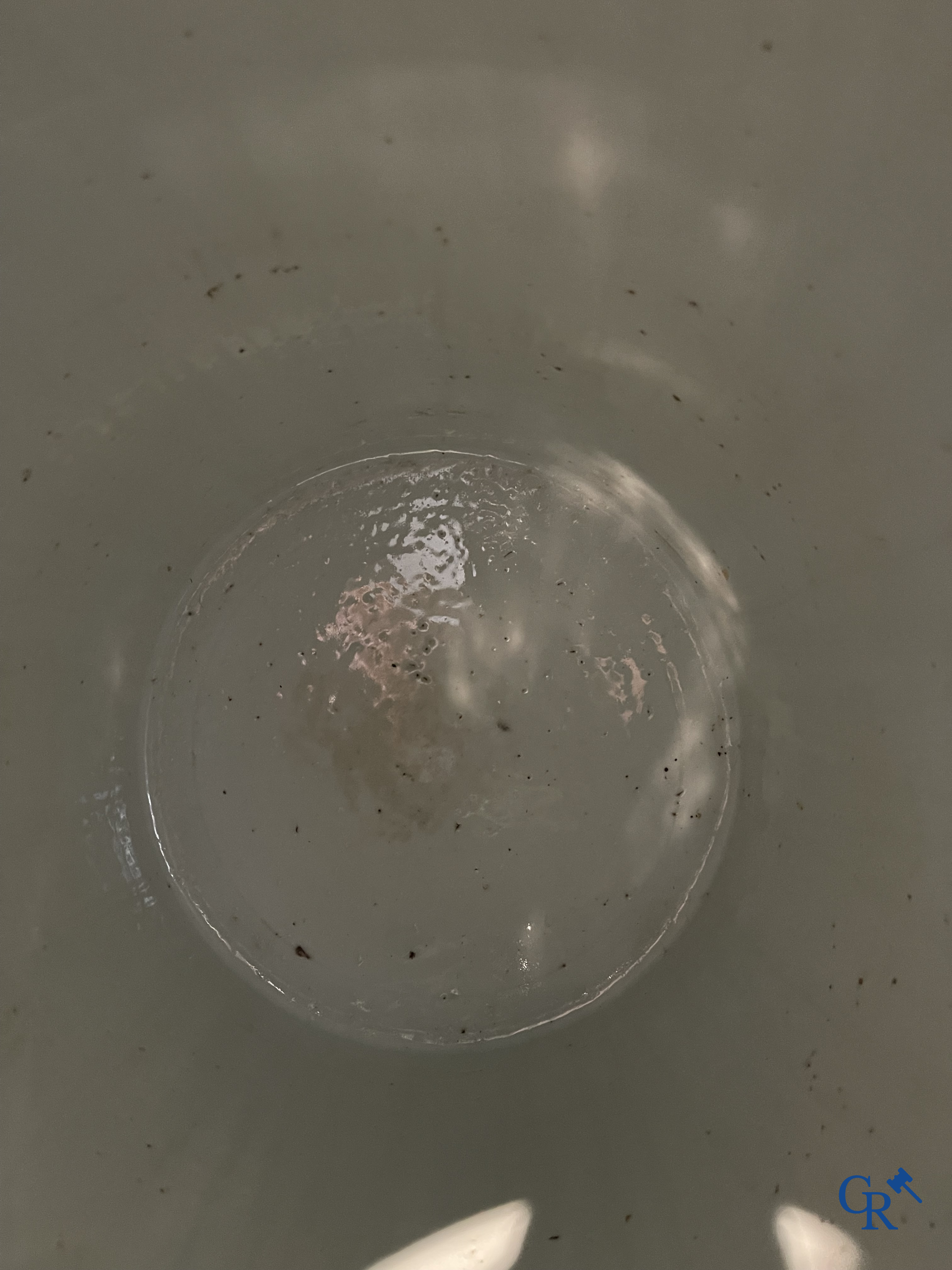 Asian Art. Chinese porcelain. A massive Chinese blue and white baluster vase and lid with lotus roll decor. 19th century.