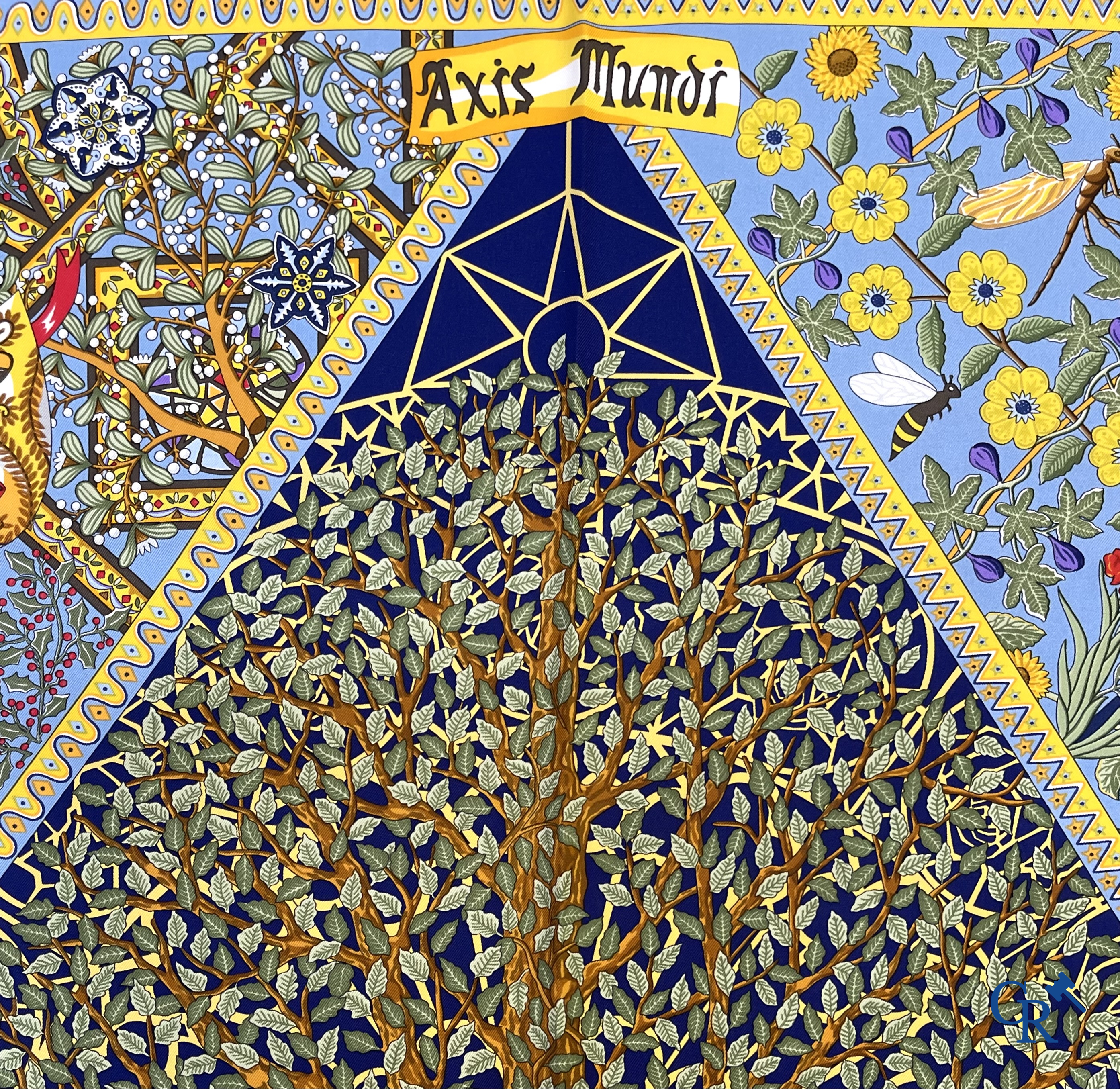 HERMES Paris. 2 Hermès sjaals in originele doos. Grand Manège, Henri d'Origny en Axis Mundi, Christine Henry.