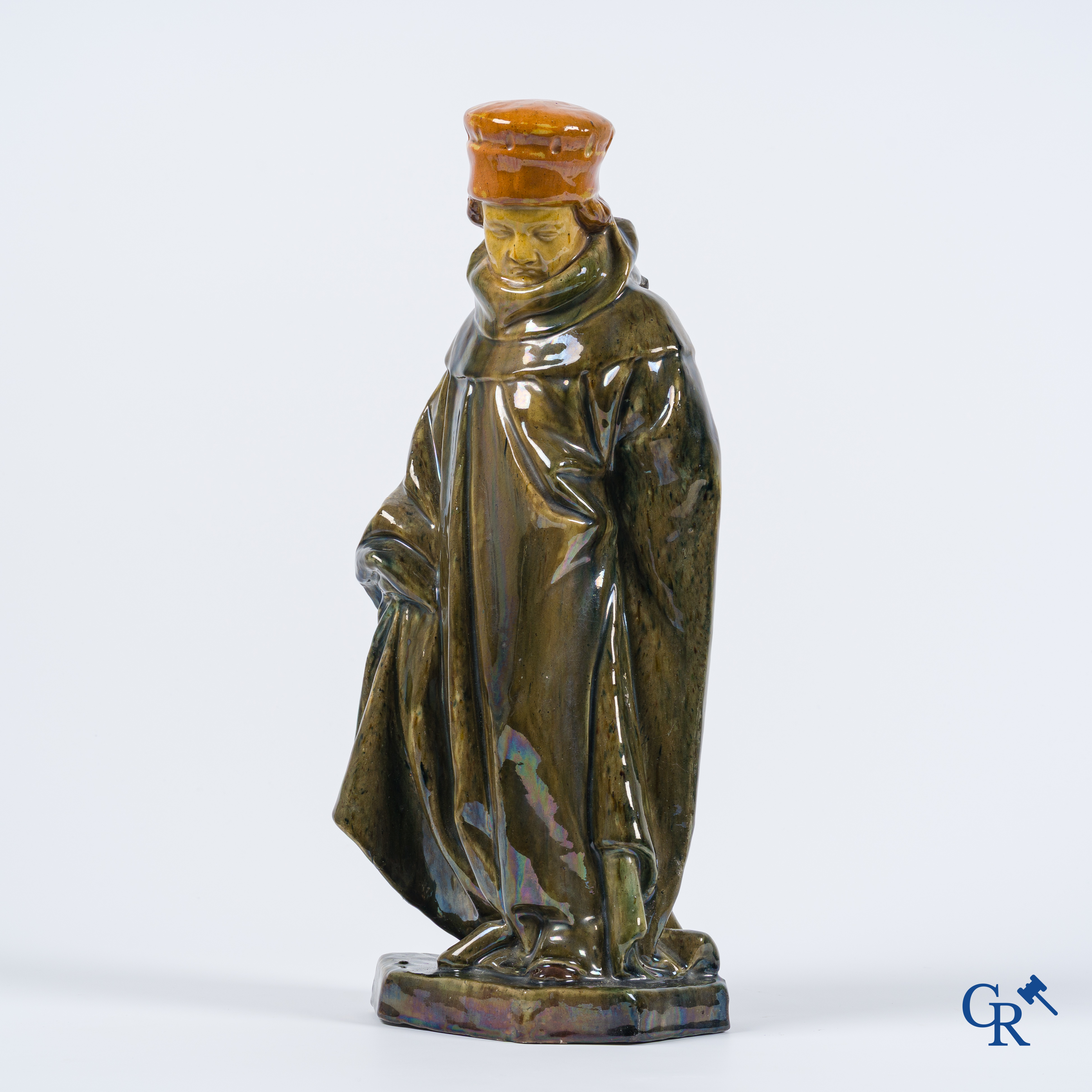 Alfons Noseda. Vlaams aardewerk. Grote sculptuur in geglazuurde witte klei vervaardigd in de Kortrijkse pottenbakkerij.