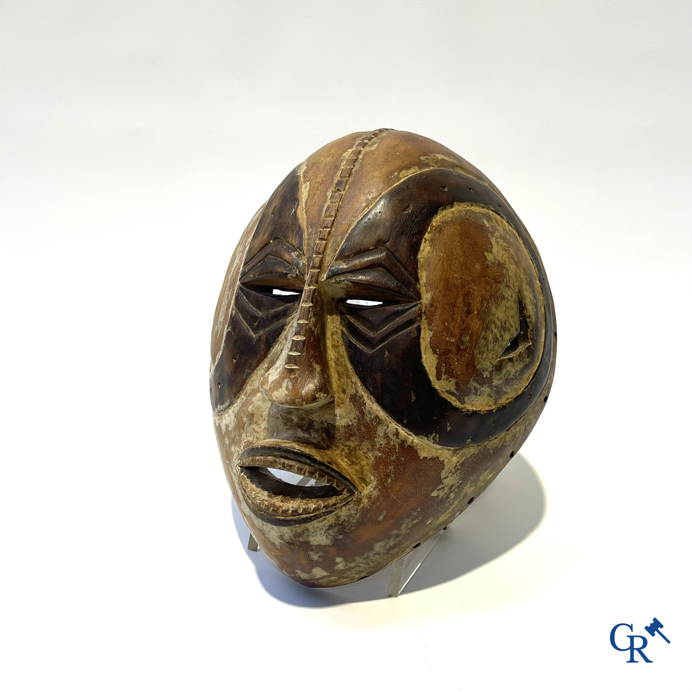 Tribale kunst. Afrikaans masker.